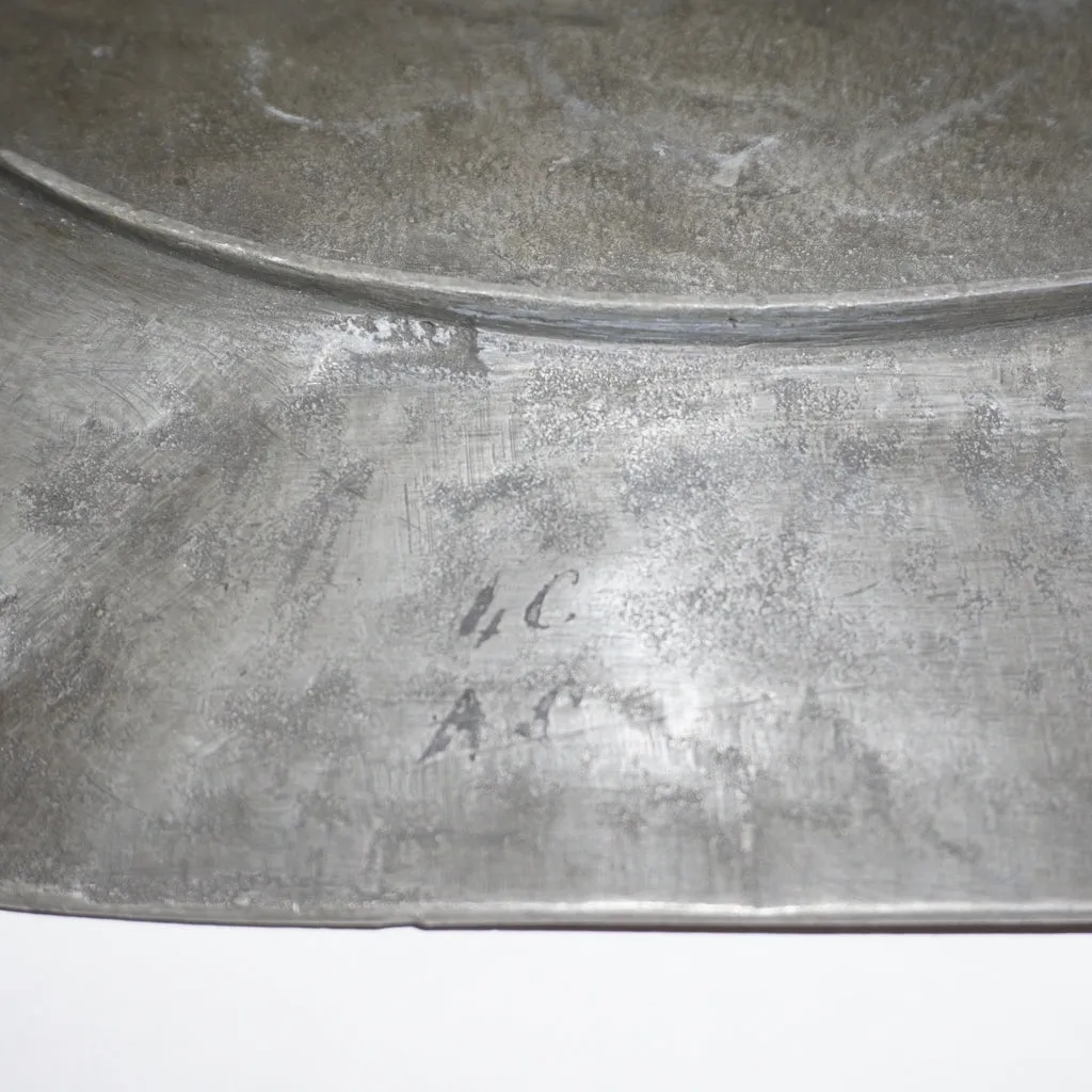 1900s French Art Nouveau Sculpted Pewter Dish with Fishing Putti in Relief