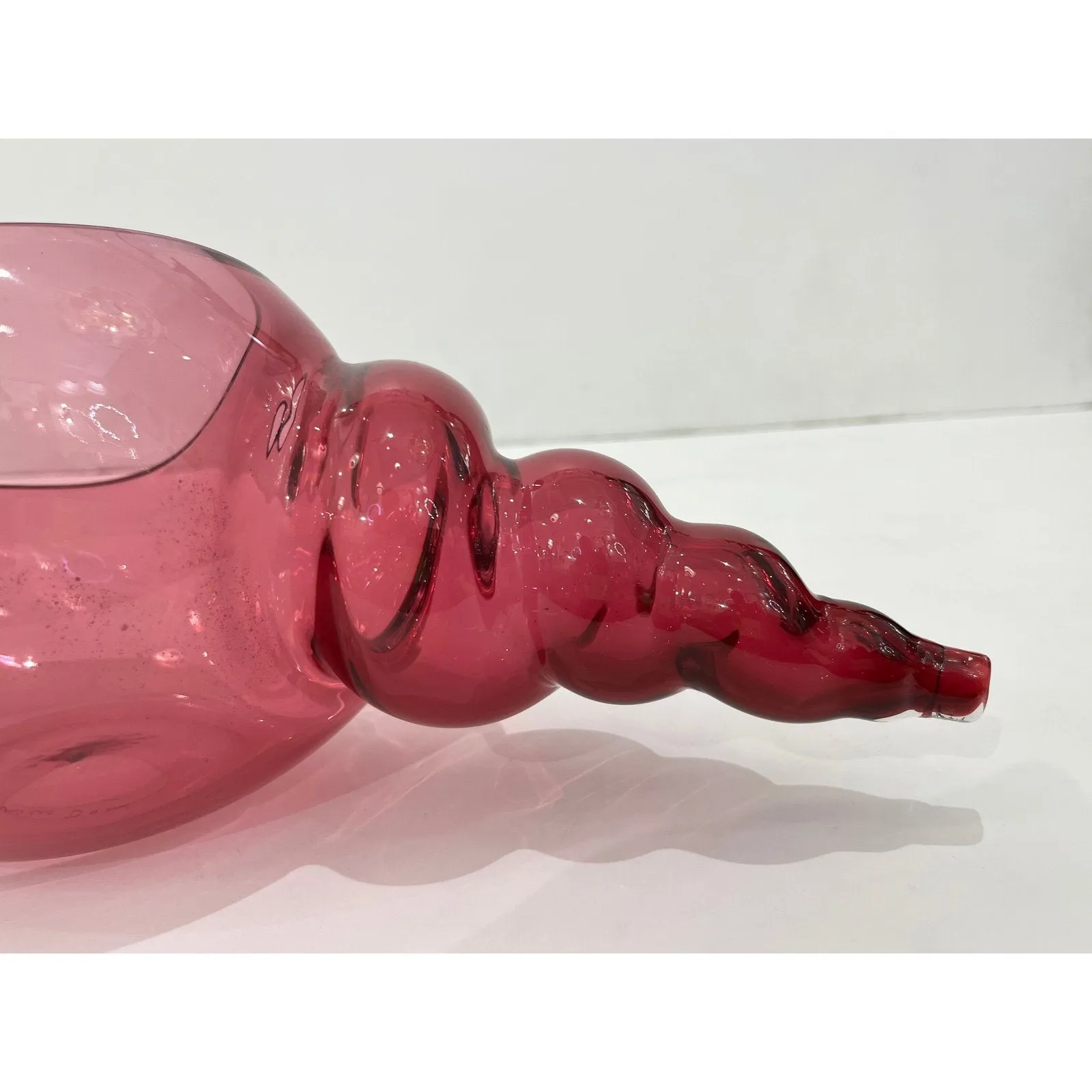 1980 Romano Don Italian Modern Fuchsia Coral  Murano Art Glass Spire Shell Bowl