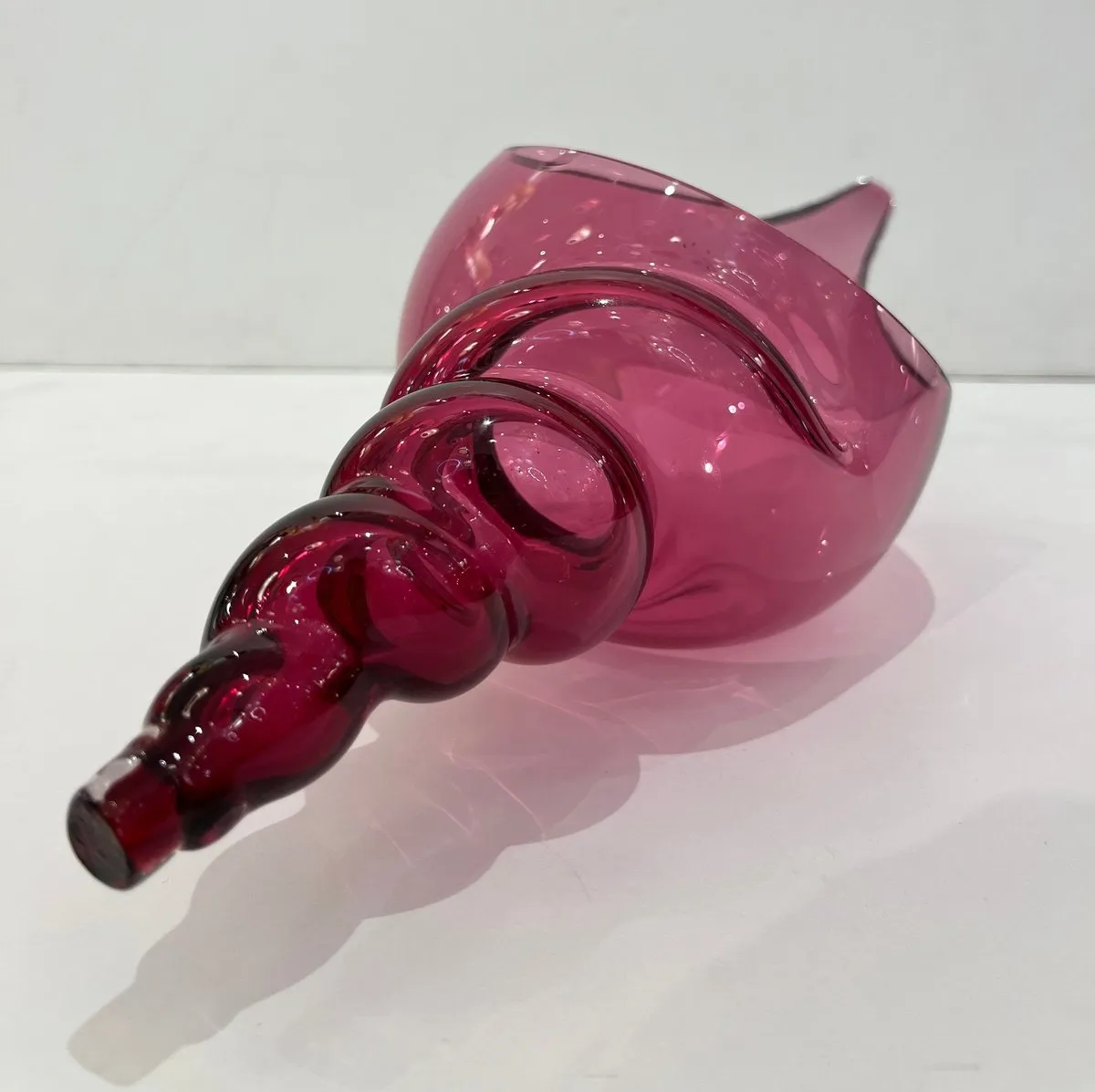 1980 Romano Don Italian Modern Fuchsia Coral  Murano Art Glass Spire Shell Bowl
