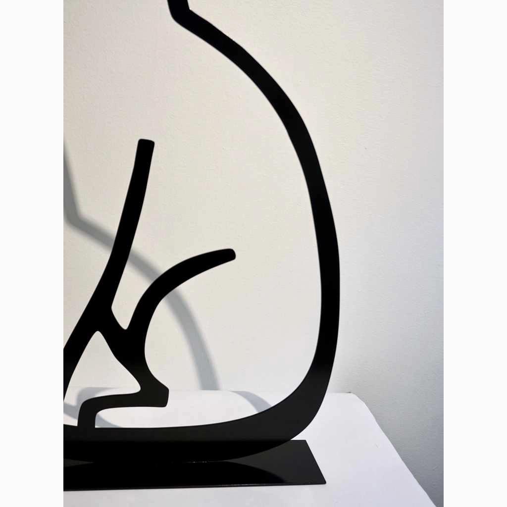 1980 Italian Minimalist Design Black Lacquered Iron Panther Silhouette Sculpture