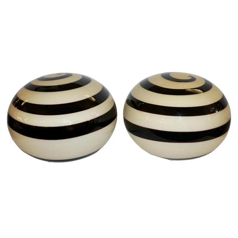 1990s Italian Mid-Century Modern Pair of Brown & Cream Globe Sphere Glass Lamps 