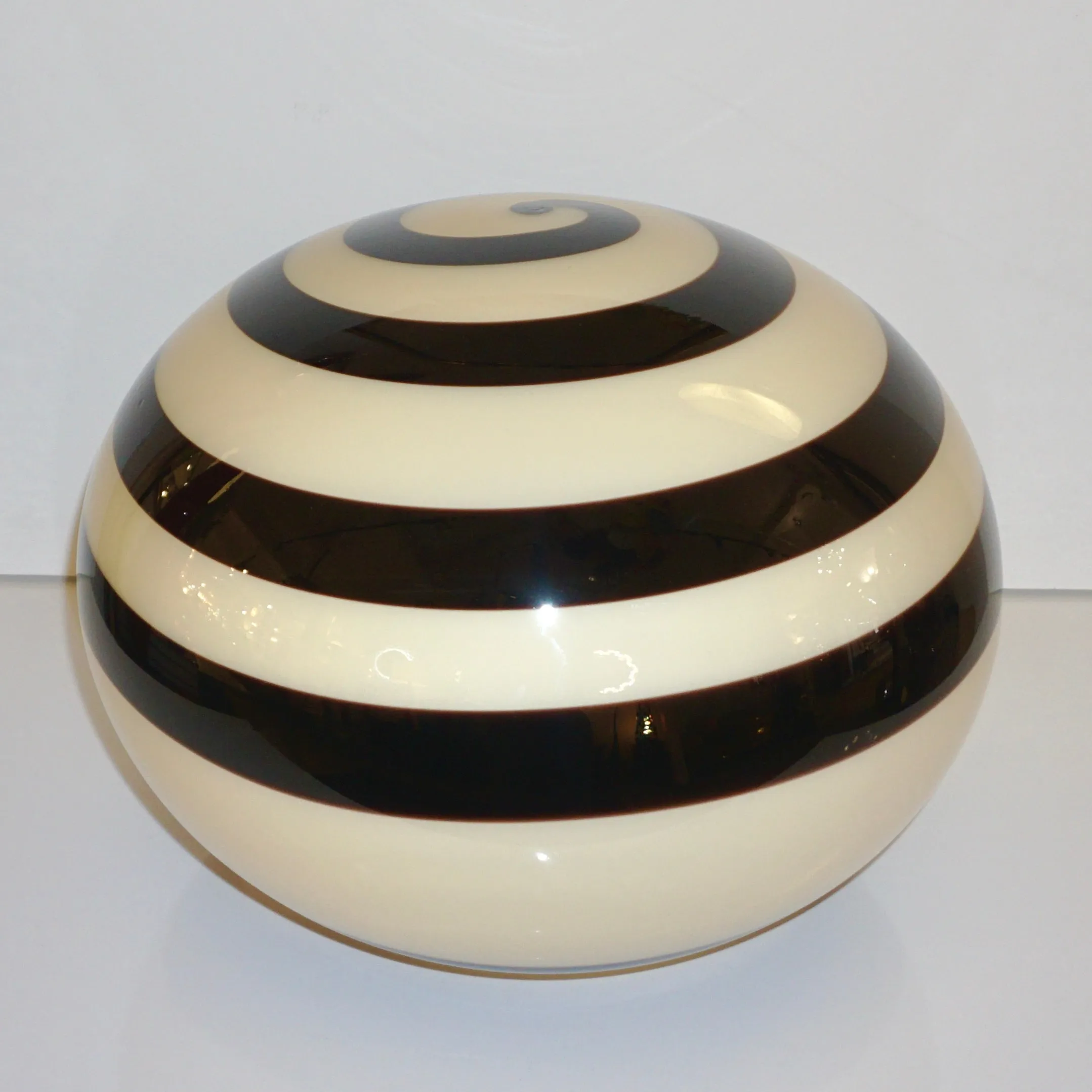 1990s Italian Mid-Century Modern Pair of Brown & Cream Globe Sphere Glass Lamps