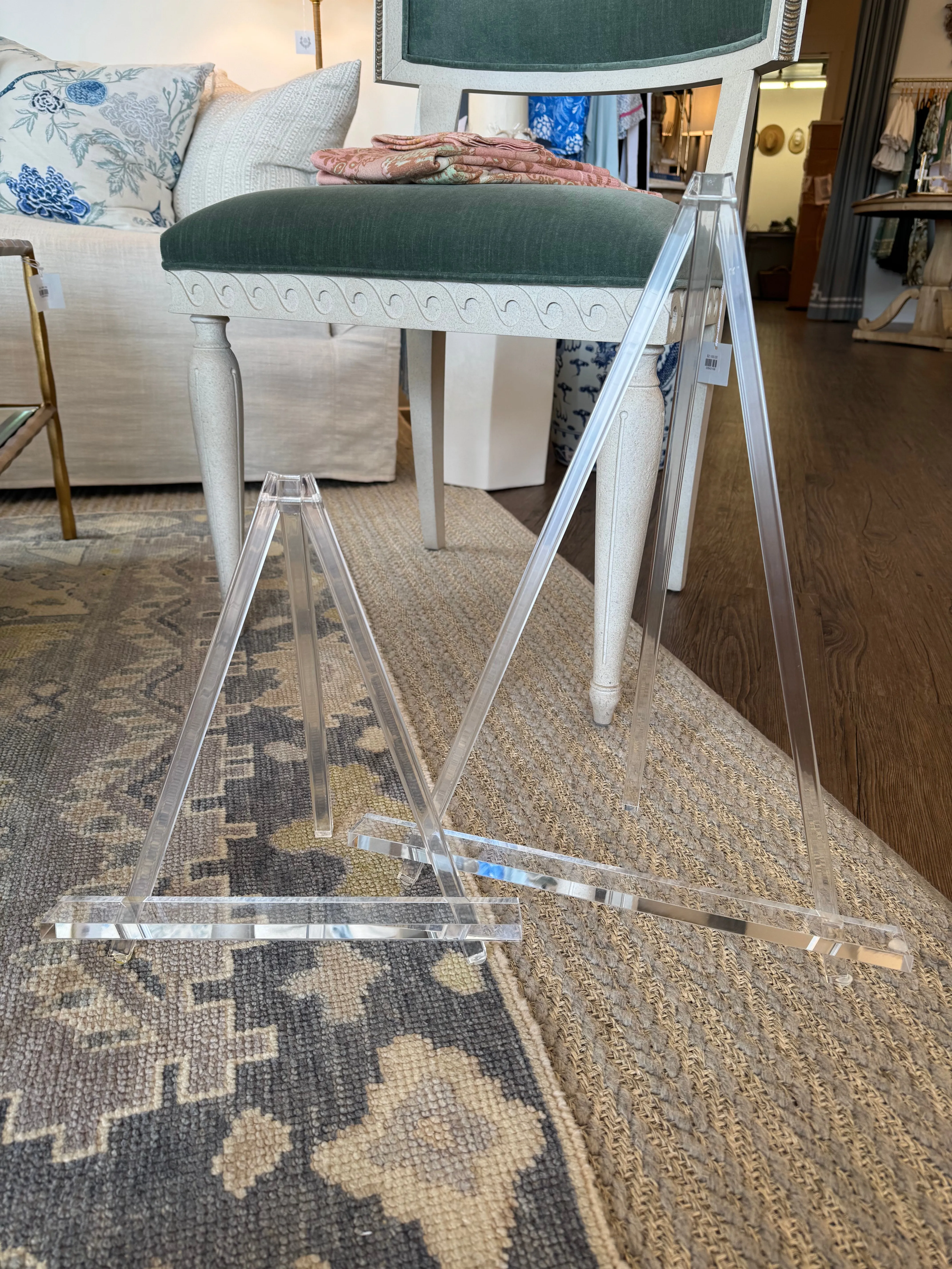 Acrylic Easel