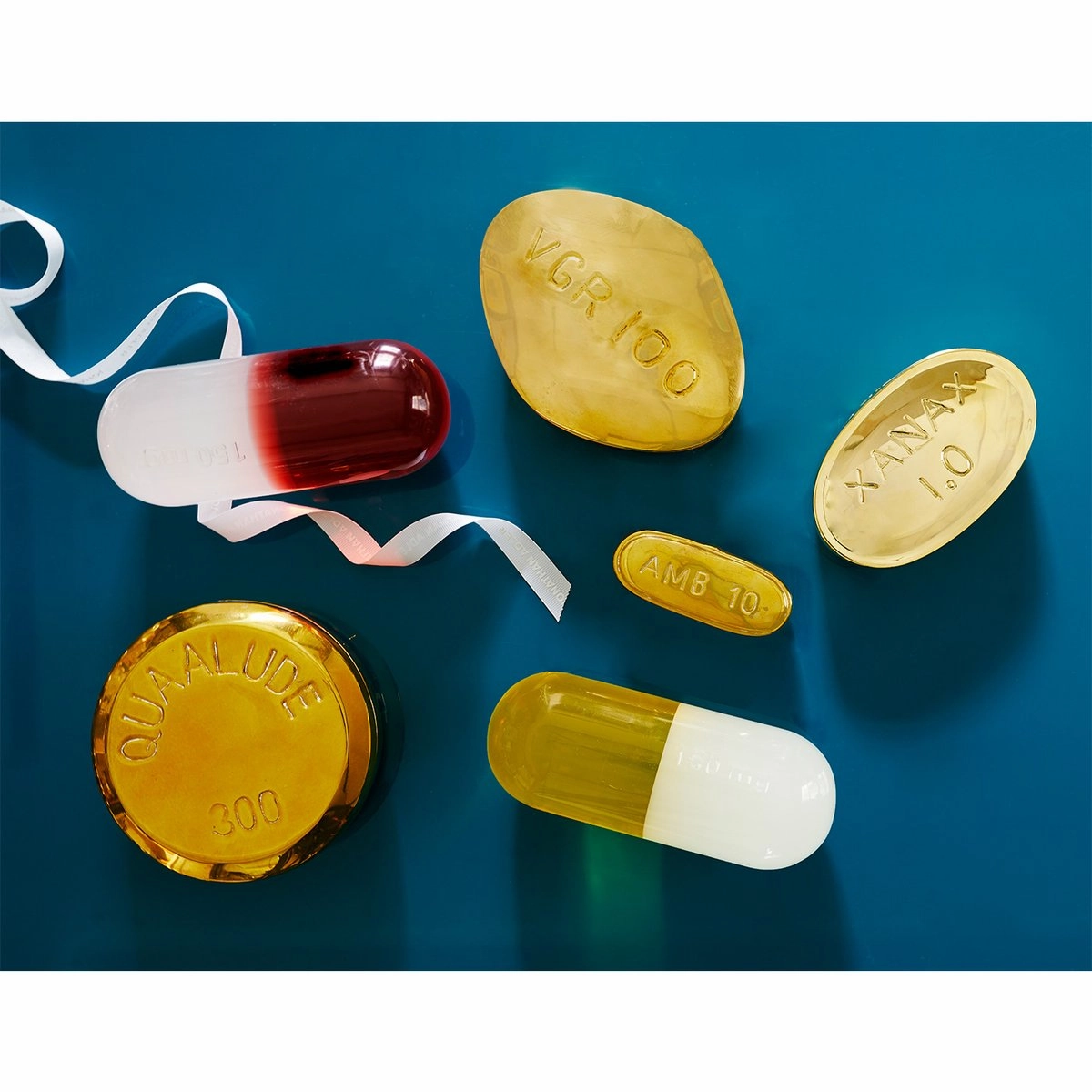 Acrylic pill 150 mg red