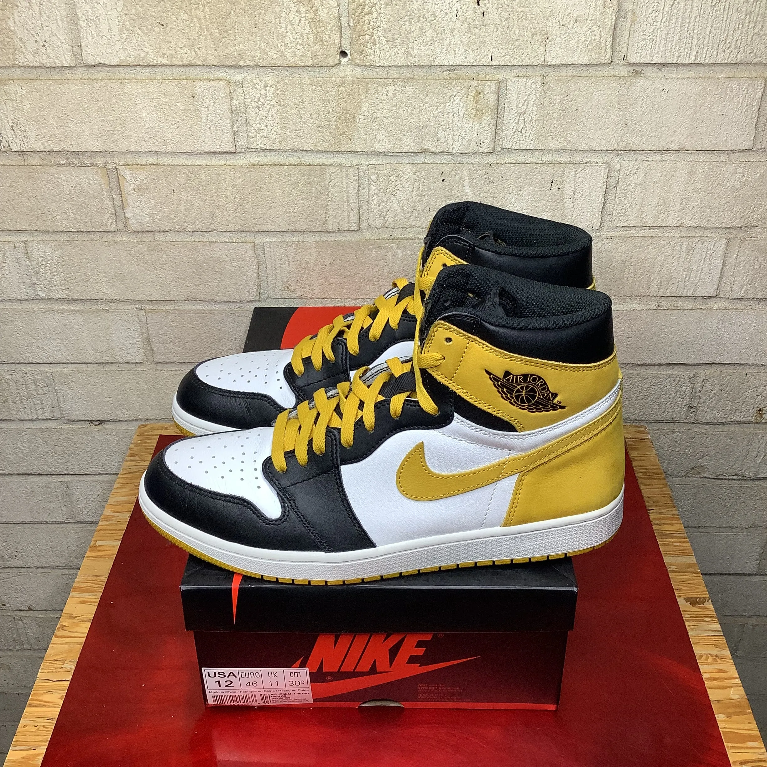 AIR JORDAN 1 YELLOW OCHRE SIZE 12 555088-109