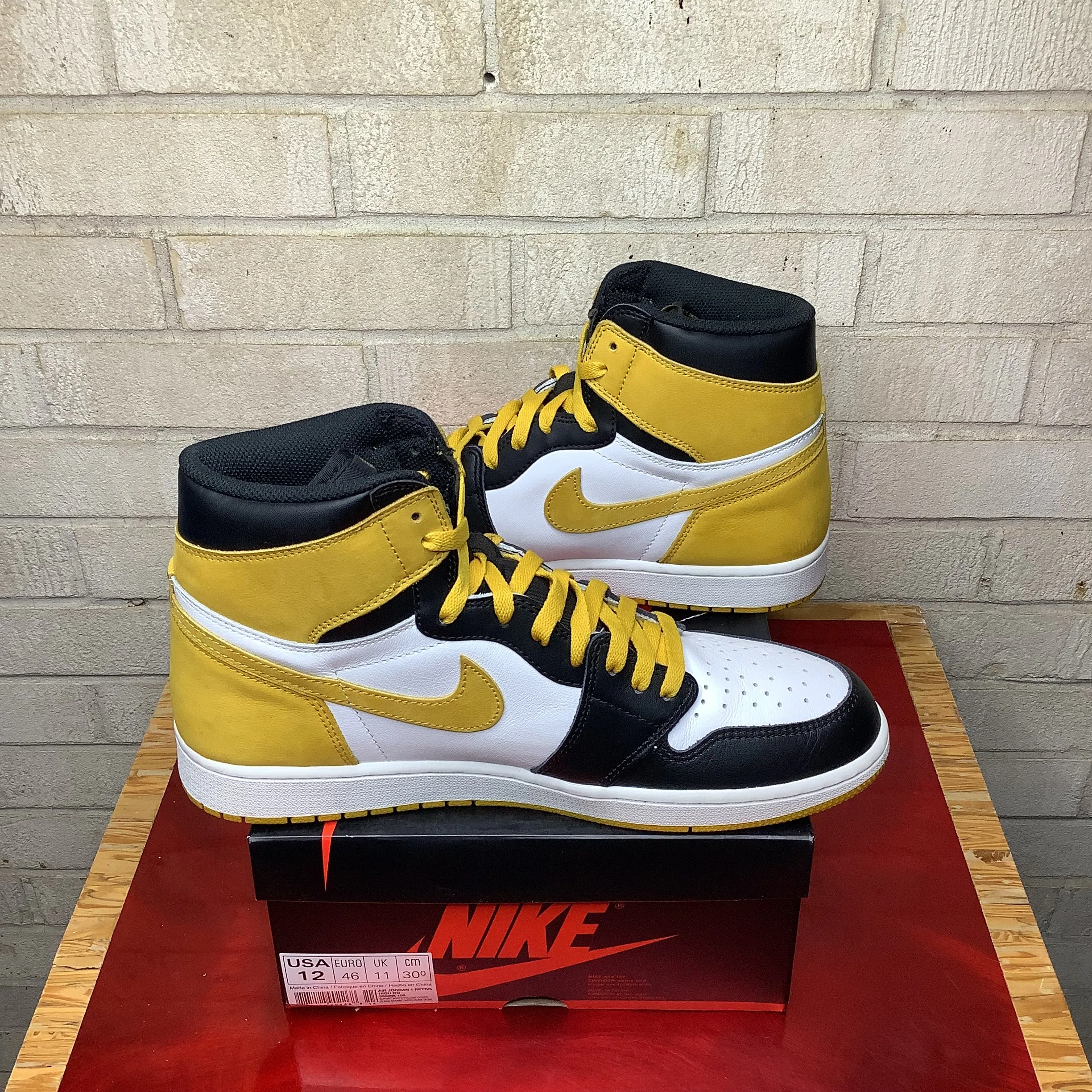 AIR JORDAN 1 YELLOW OCHRE SIZE 12 555088-109
