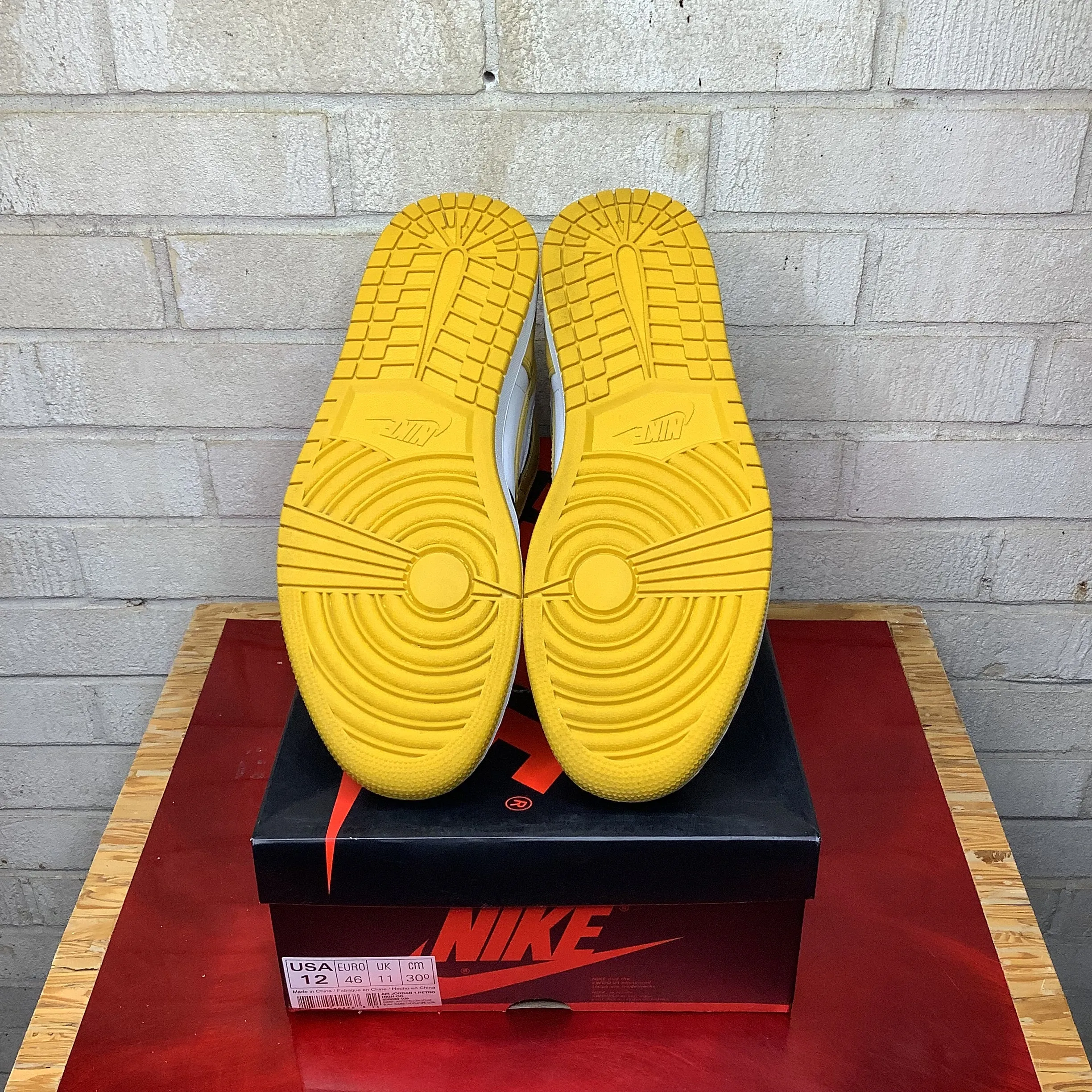 AIR JORDAN 1 YELLOW OCHRE SIZE 12 555088-109