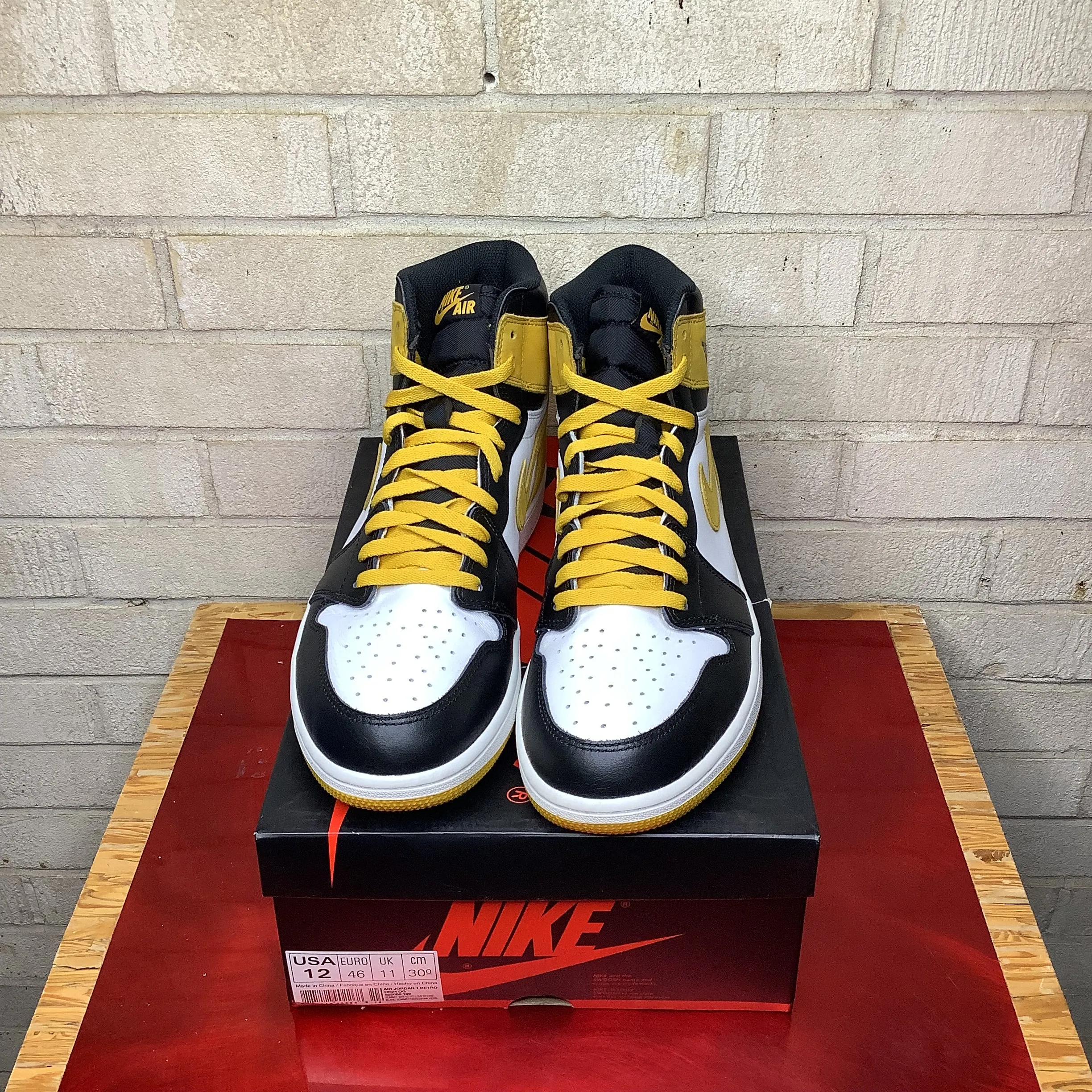 AIR JORDAN 1 YELLOW OCHRE SIZE 12 555088-109