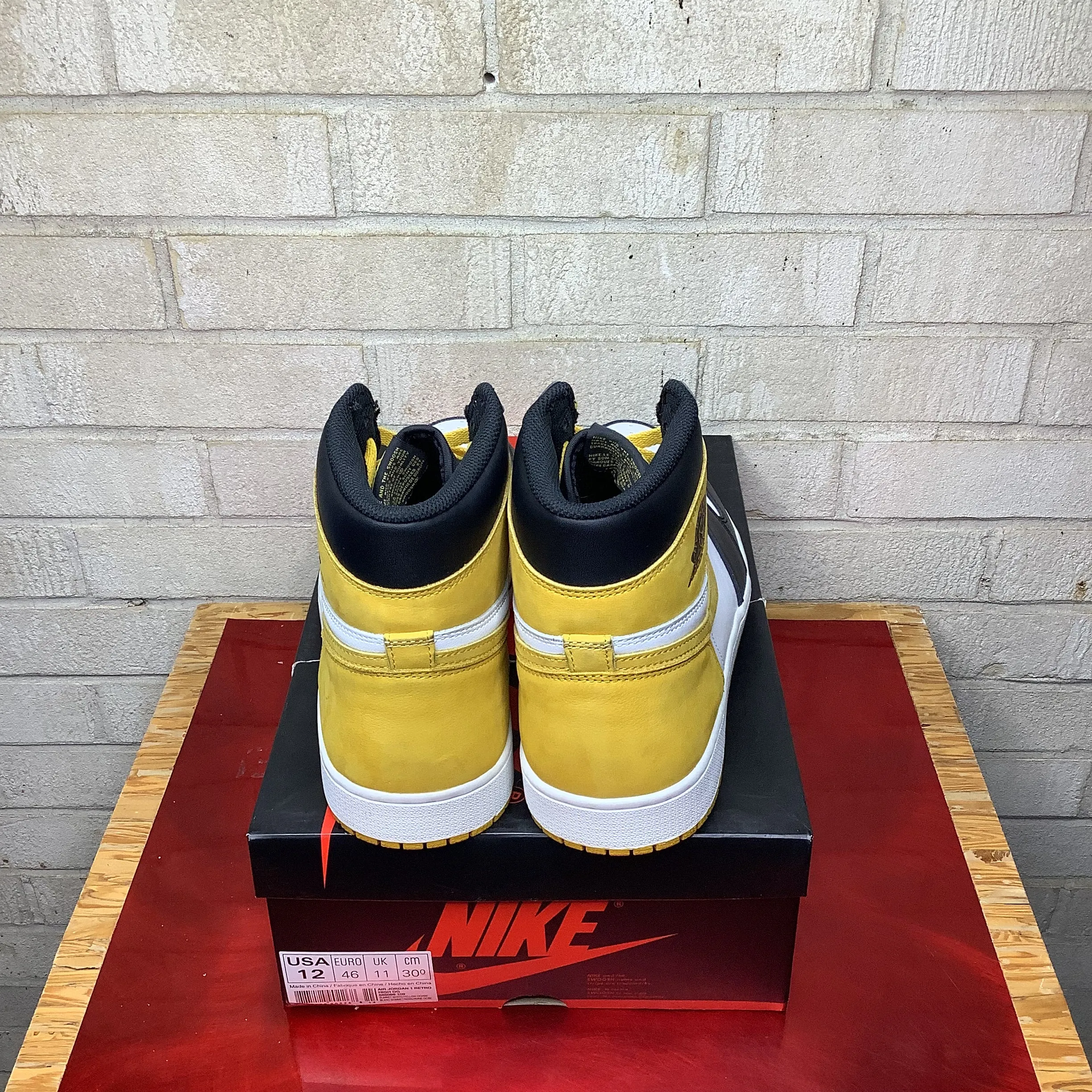 AIR JORDAN 1 YELLOW OCHRE SIZE 12 555088-109