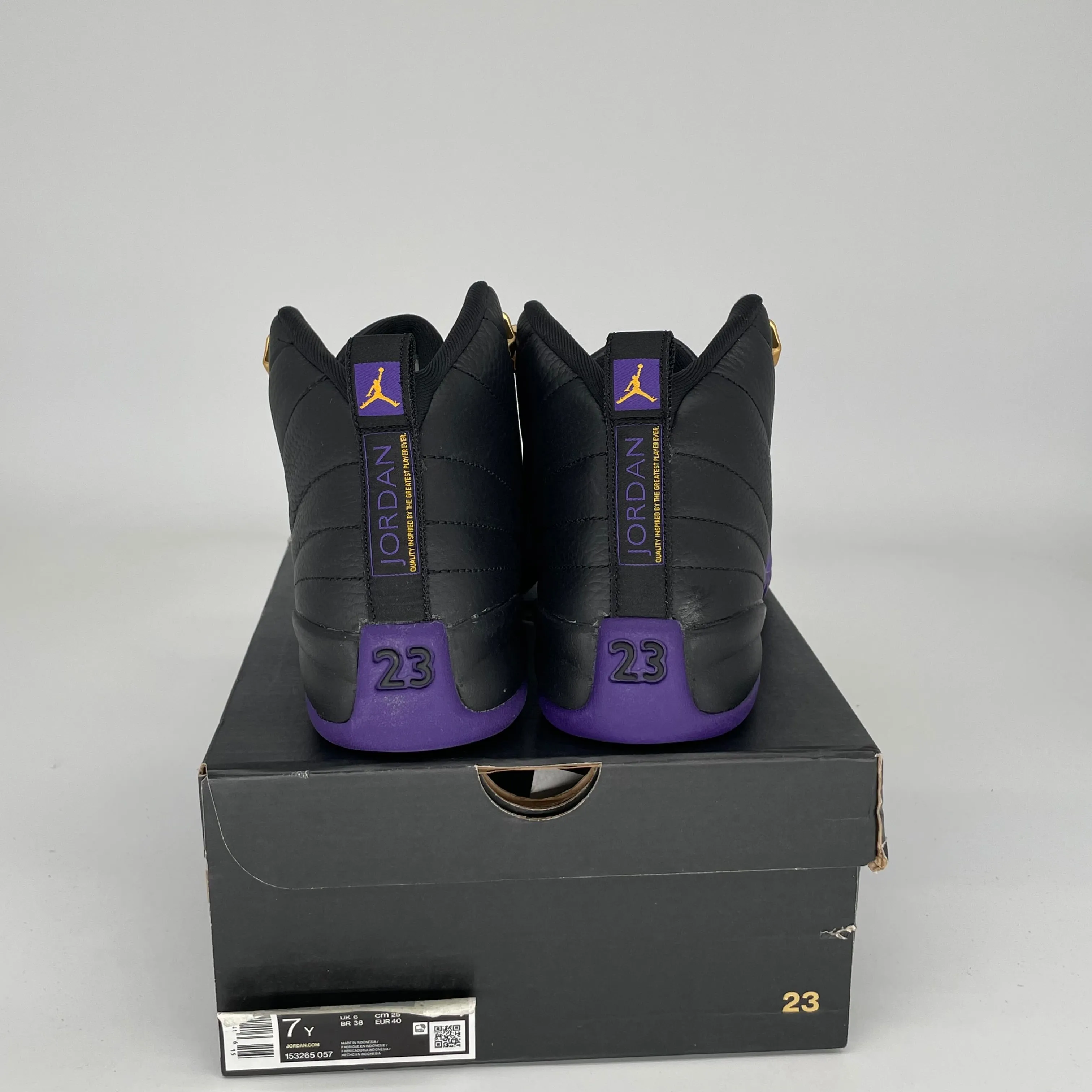 AIR JORDAN 12 FIELD PURPLE SIZE 7Y 153265-057
