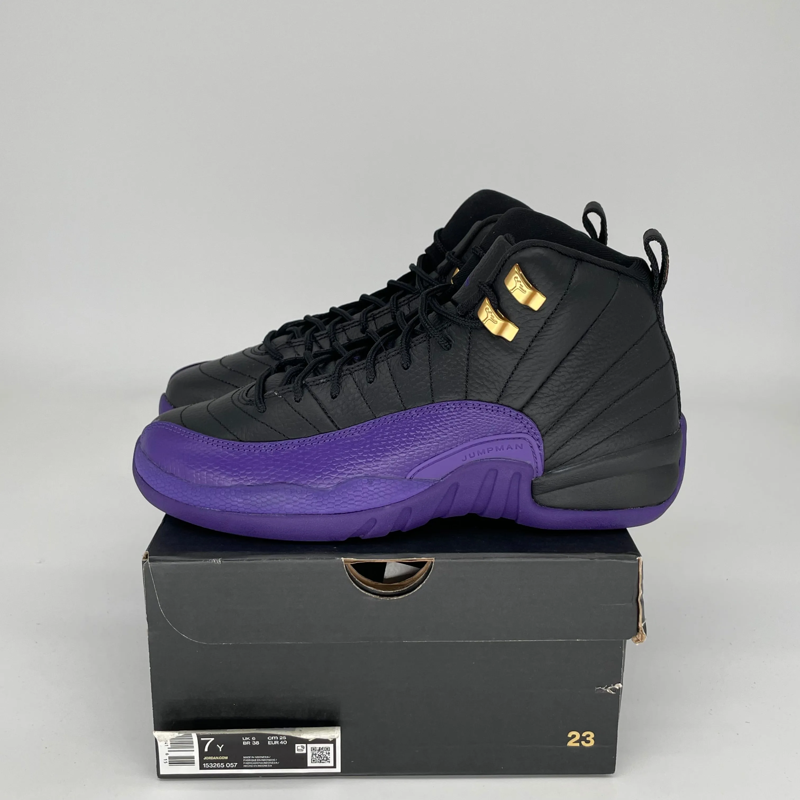 AIR JORDAN 12 FIELD PURPLE SIZE 7Y 153265-057