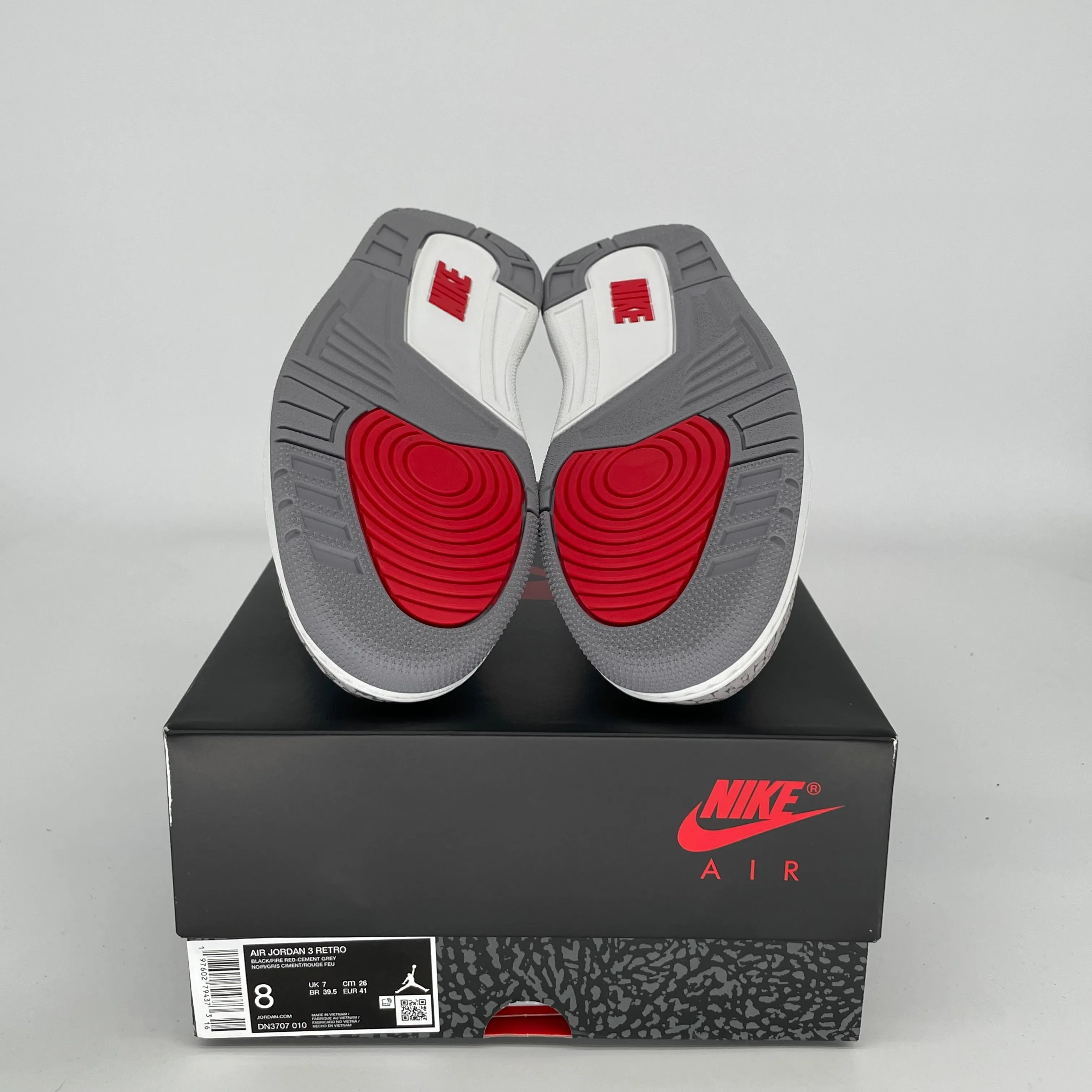 AIR JORDAN 3 BLACK CEMENT SIZE 8 DN3707-010