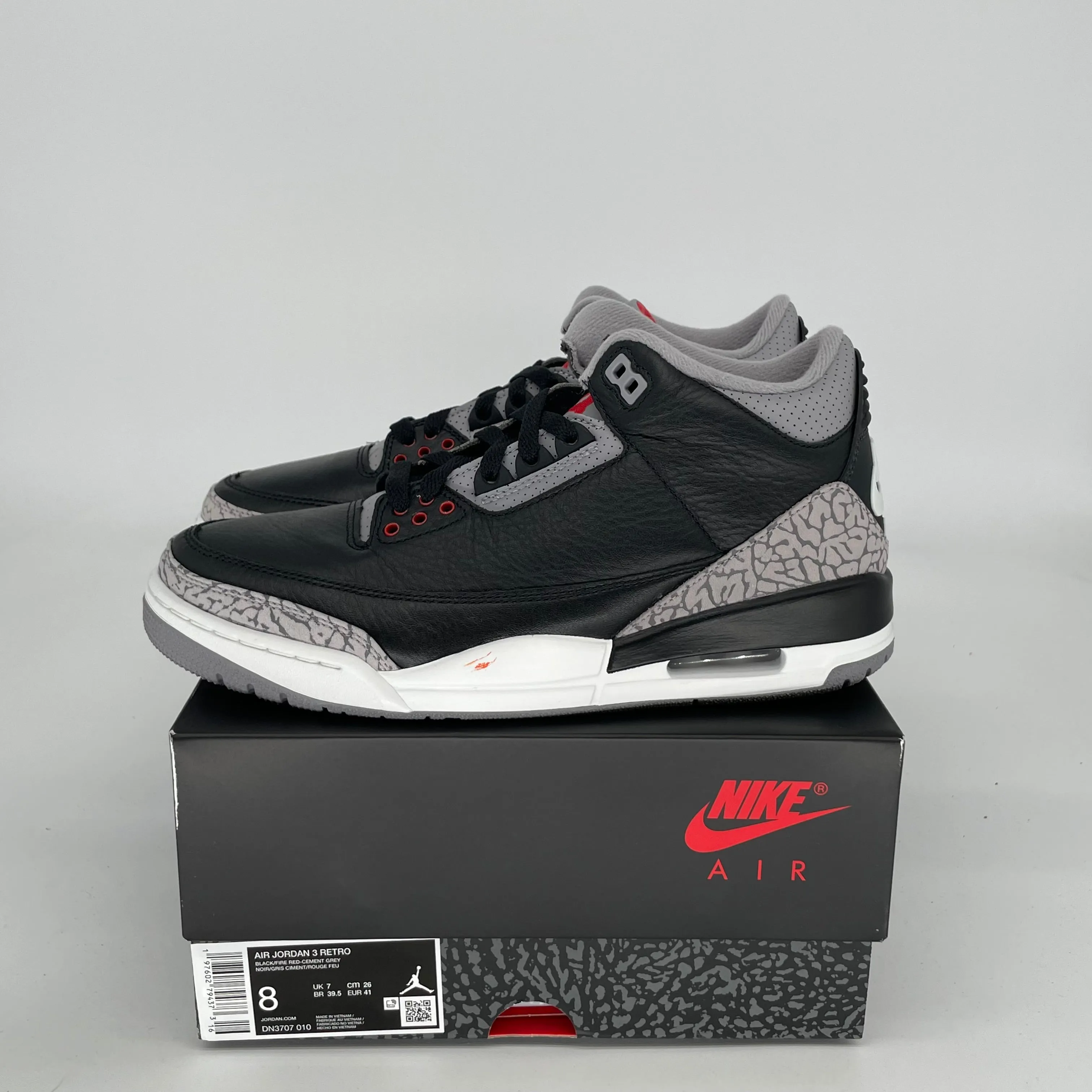 AIR JORDAN 3 BLACK CEMENT SIZE 8 DN3707-010