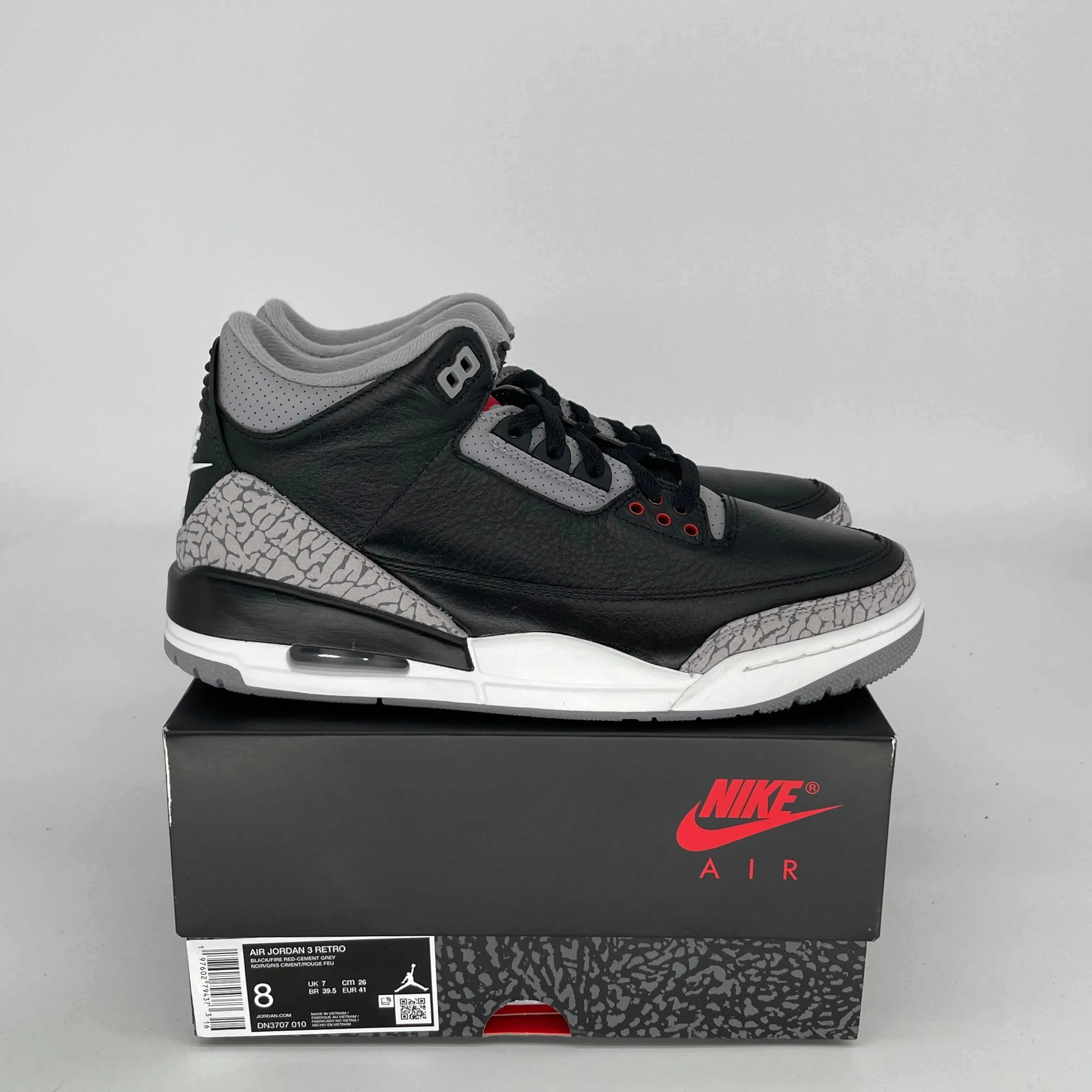 AIR JORDAN 3 BLACK CEMENT SIZE 8 DN3707-010