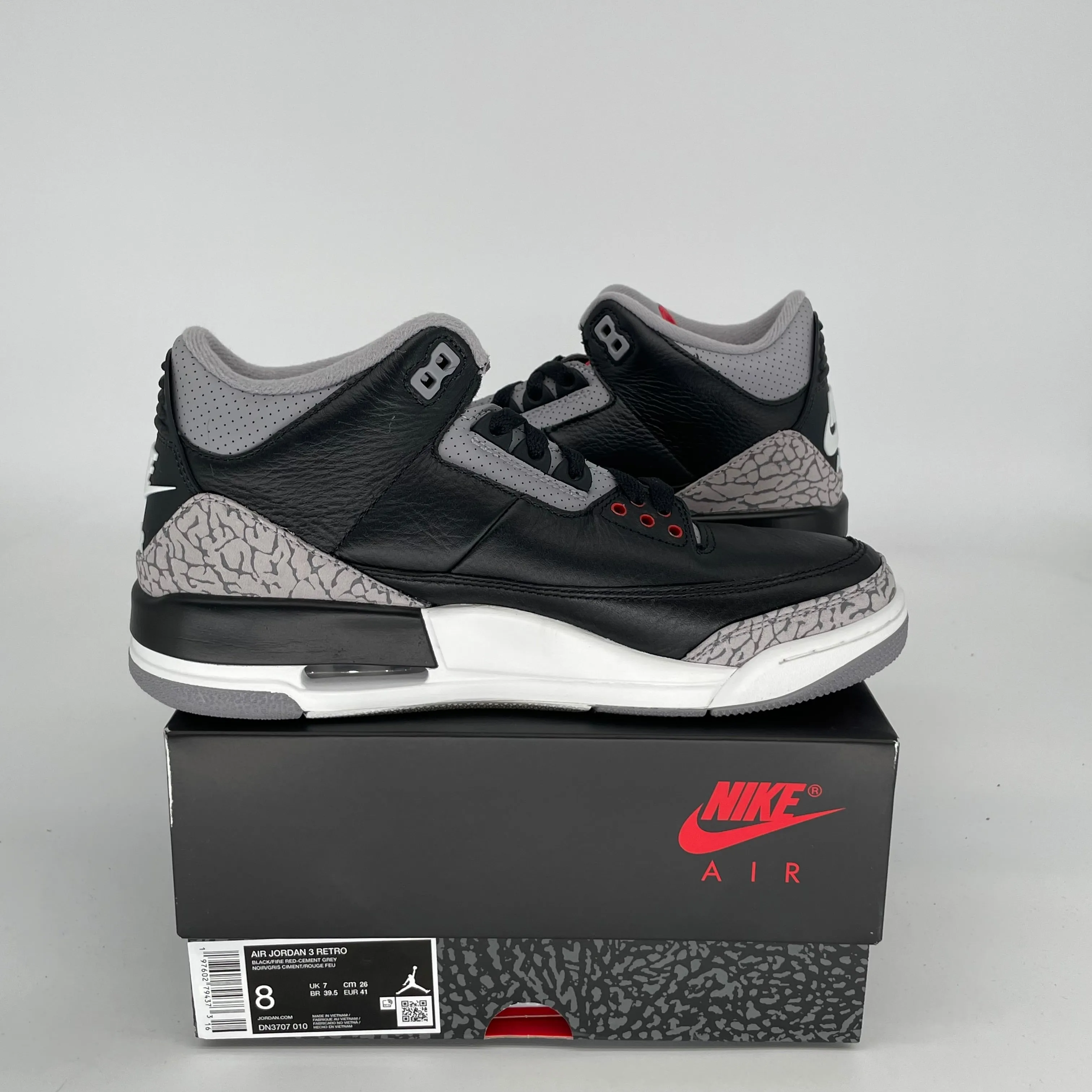 AIR JORDAN 3 BLACK CEMENT SIZE 8 DN3707-010