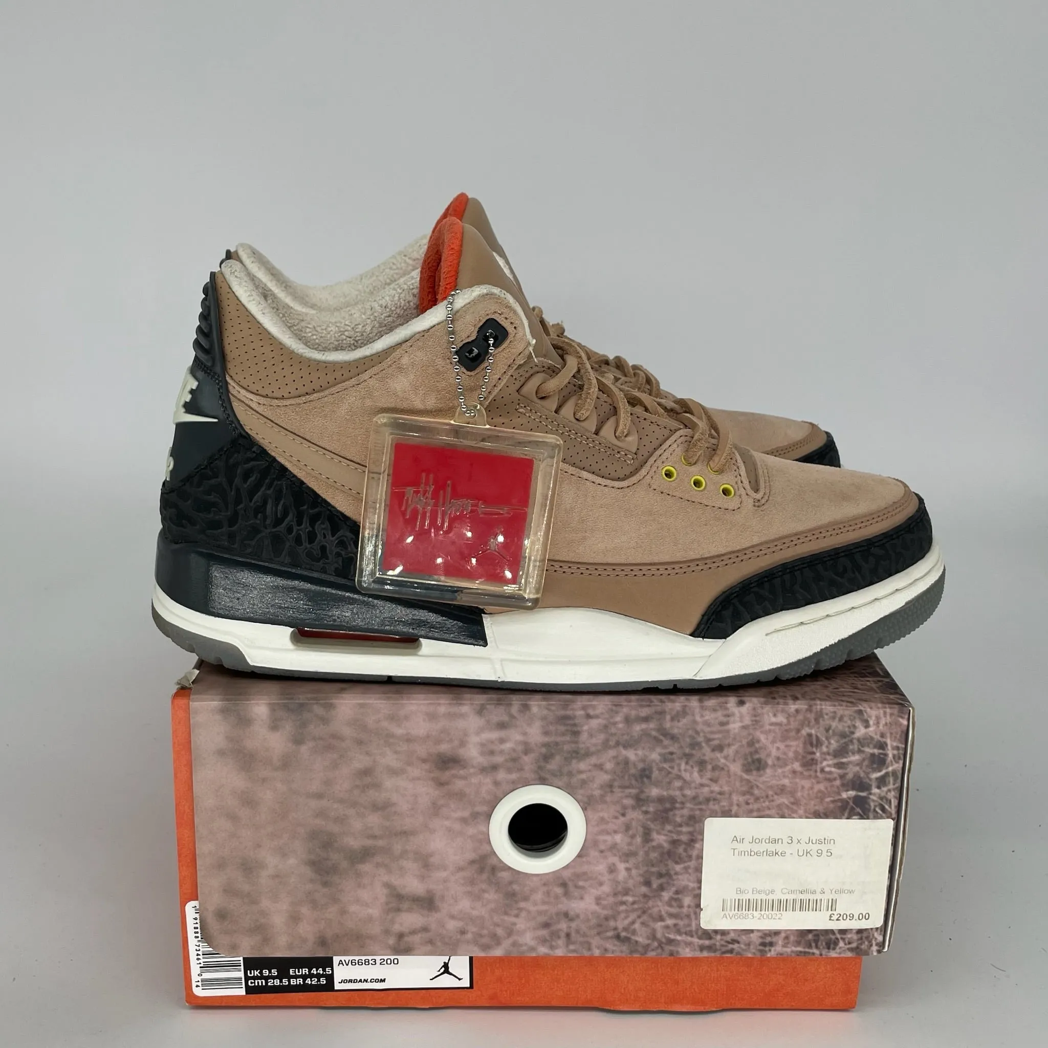 AIR JORDAN 3 JTH BIO BEIGE SIZE 10.5 AV6683-200