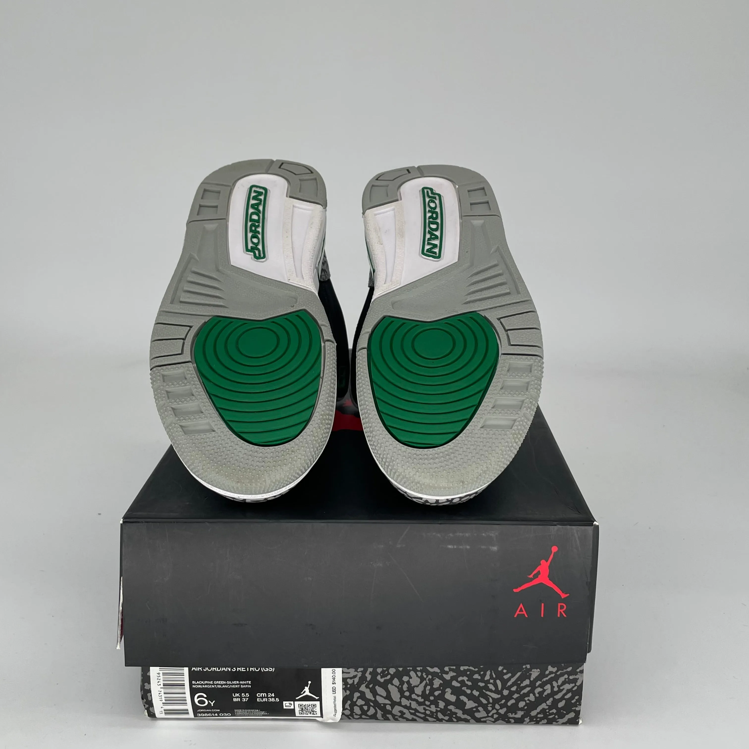 AIR JORDAN 3 PINE GREEN SIZE 6Y 398614-030