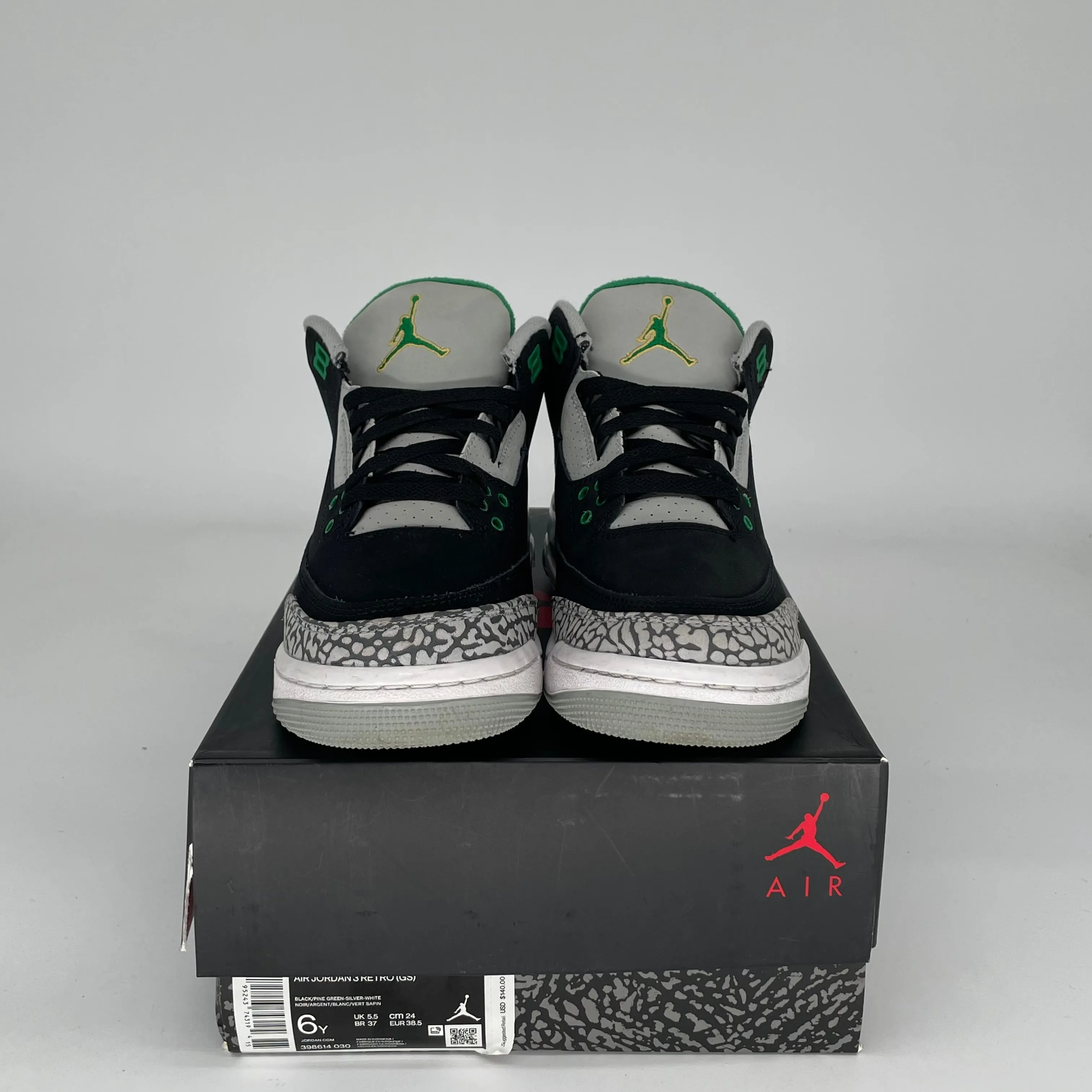 AIR JORDAN 3 PINE GREEN SIZE 6Y 398614-030