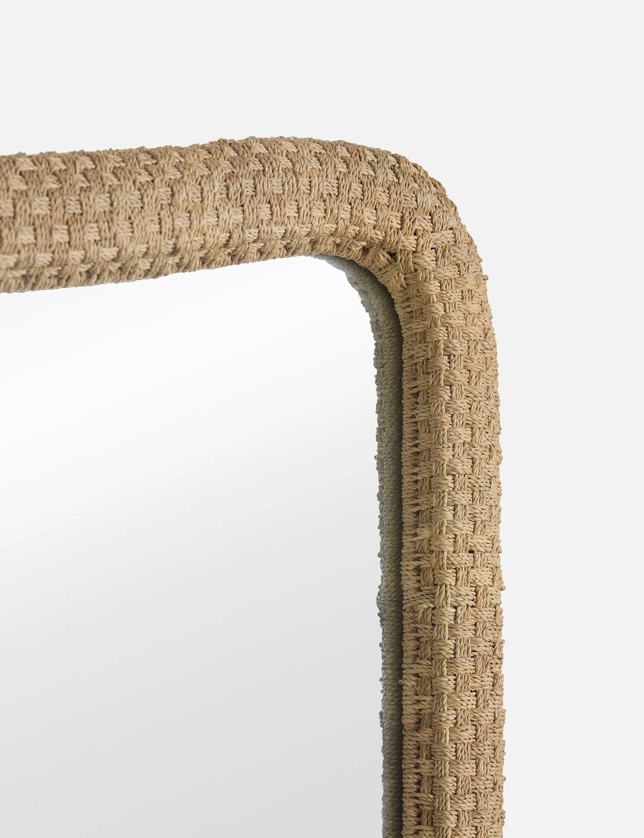 Anora Mirror