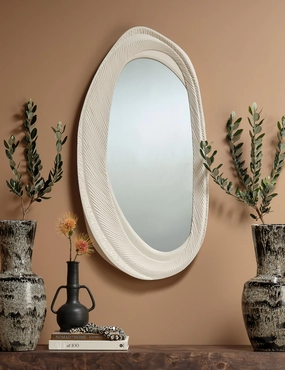 Astrid Mirror 
