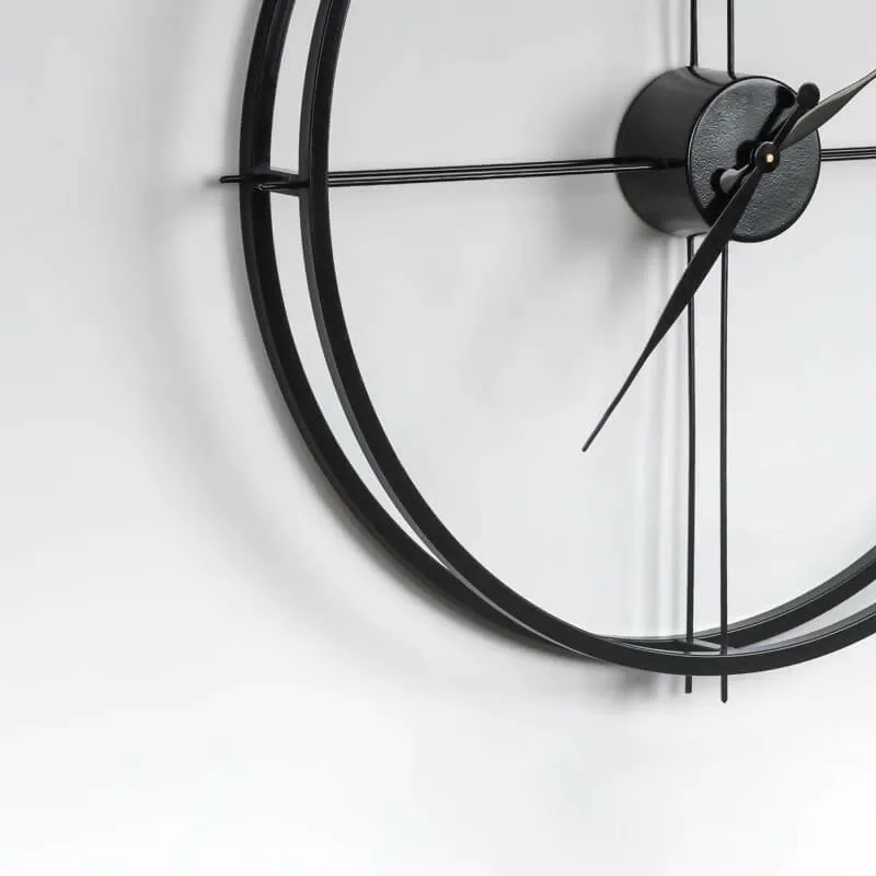 Black Metal Round Wall Clock