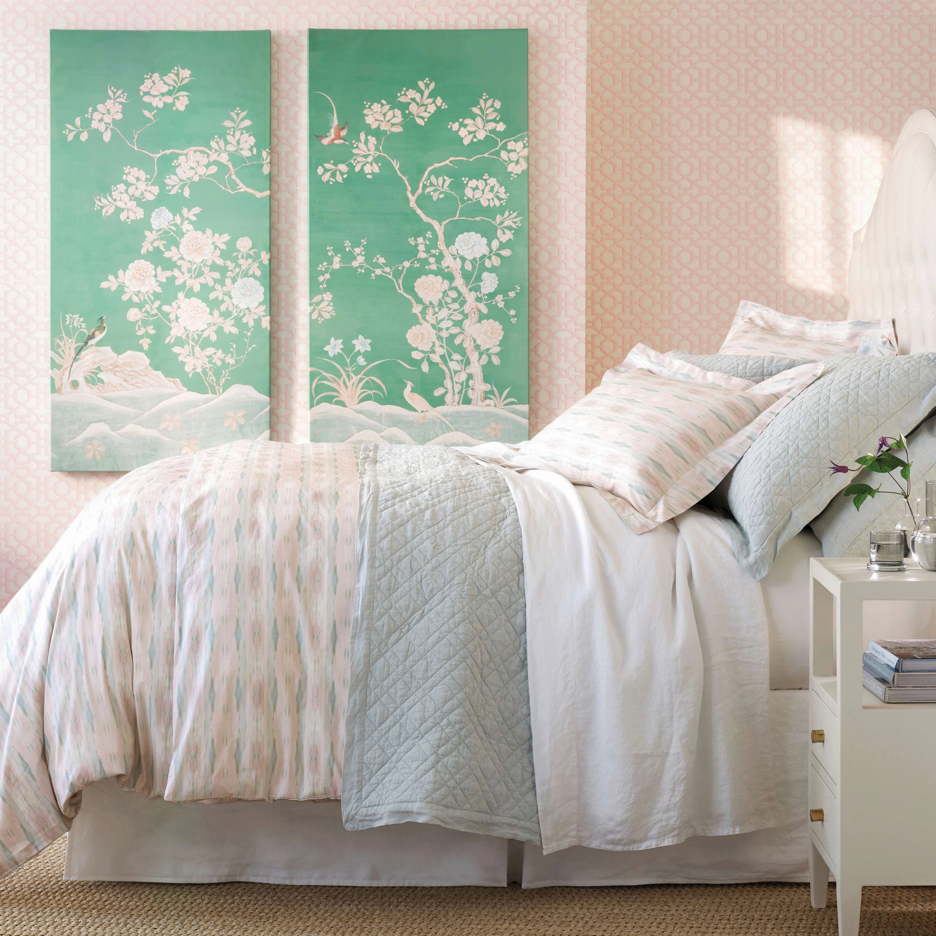 Chinois Lattice Pink Wallpaper 