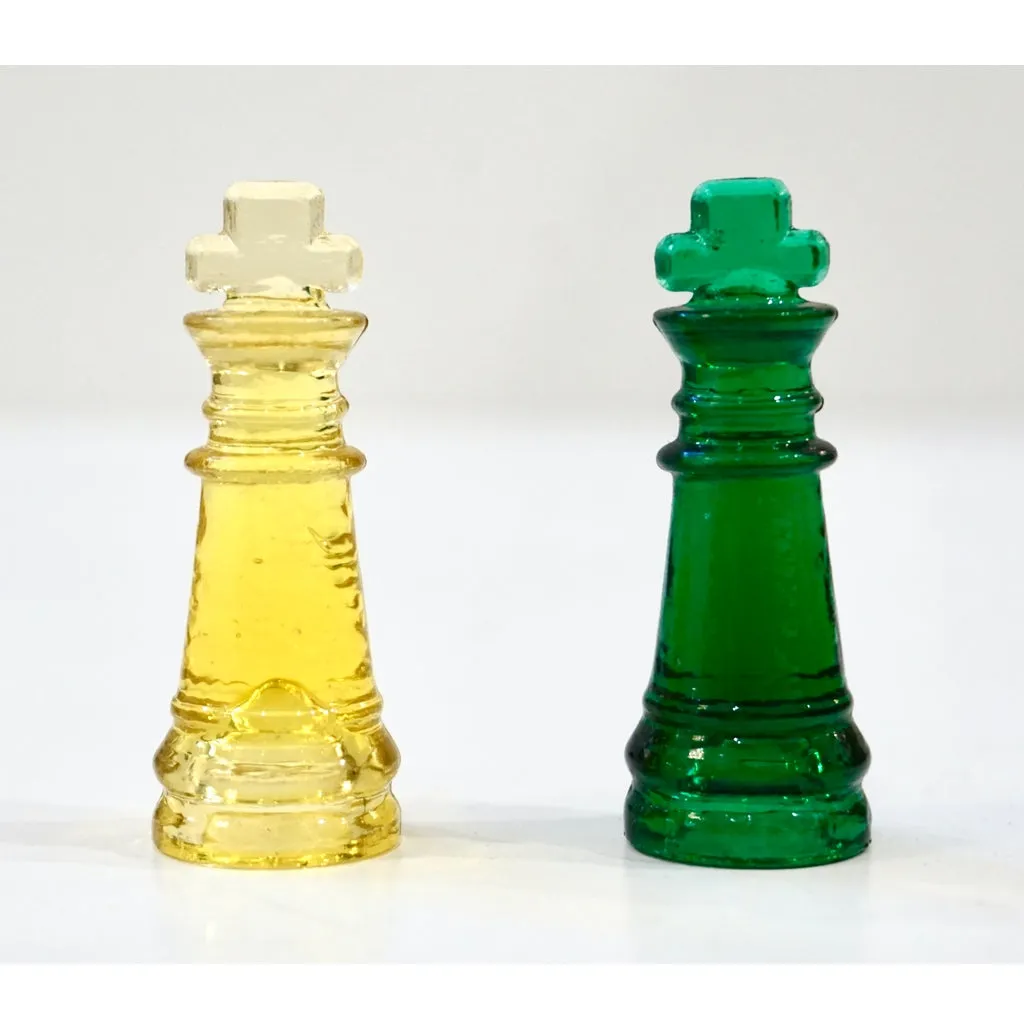 Contemporary Minimalist Green & Yellow Murano Glass Chess Set on Mirrored Board