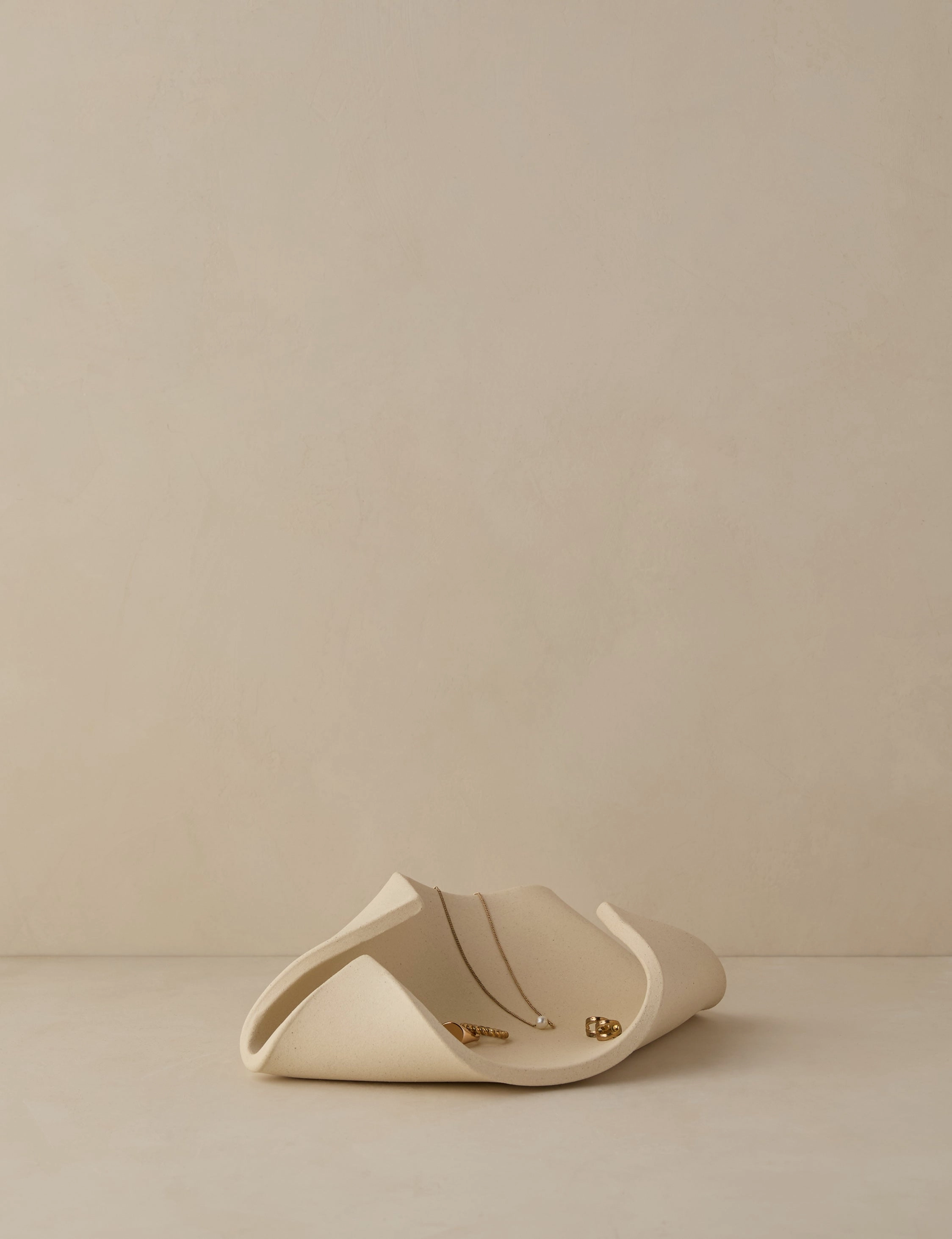 Cove Tray by SIN