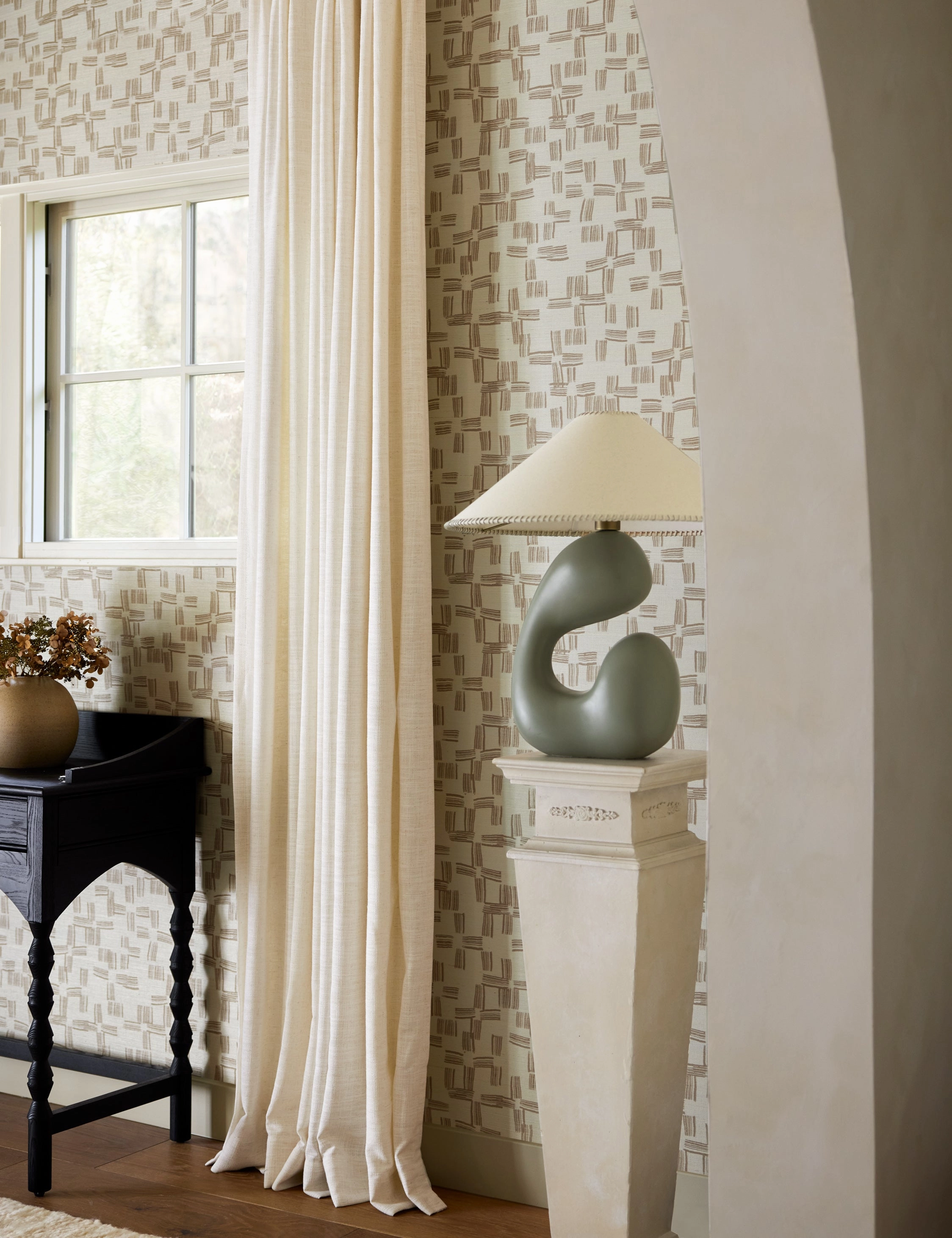 Crossmarks Grasscloth Wallpaper by lan Byrd