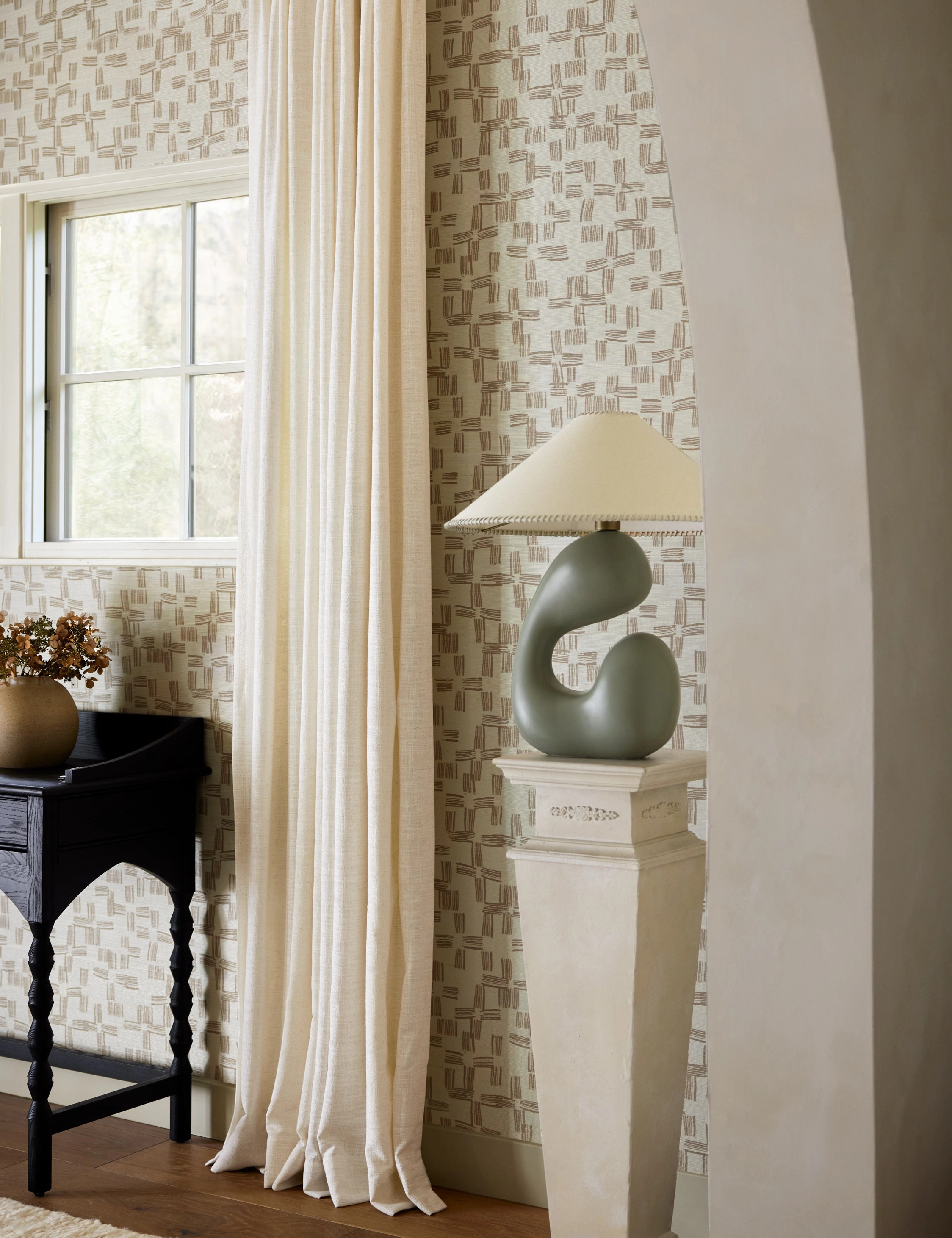 Crossmarks Grasscloth Wallpaper by lan Byrd
