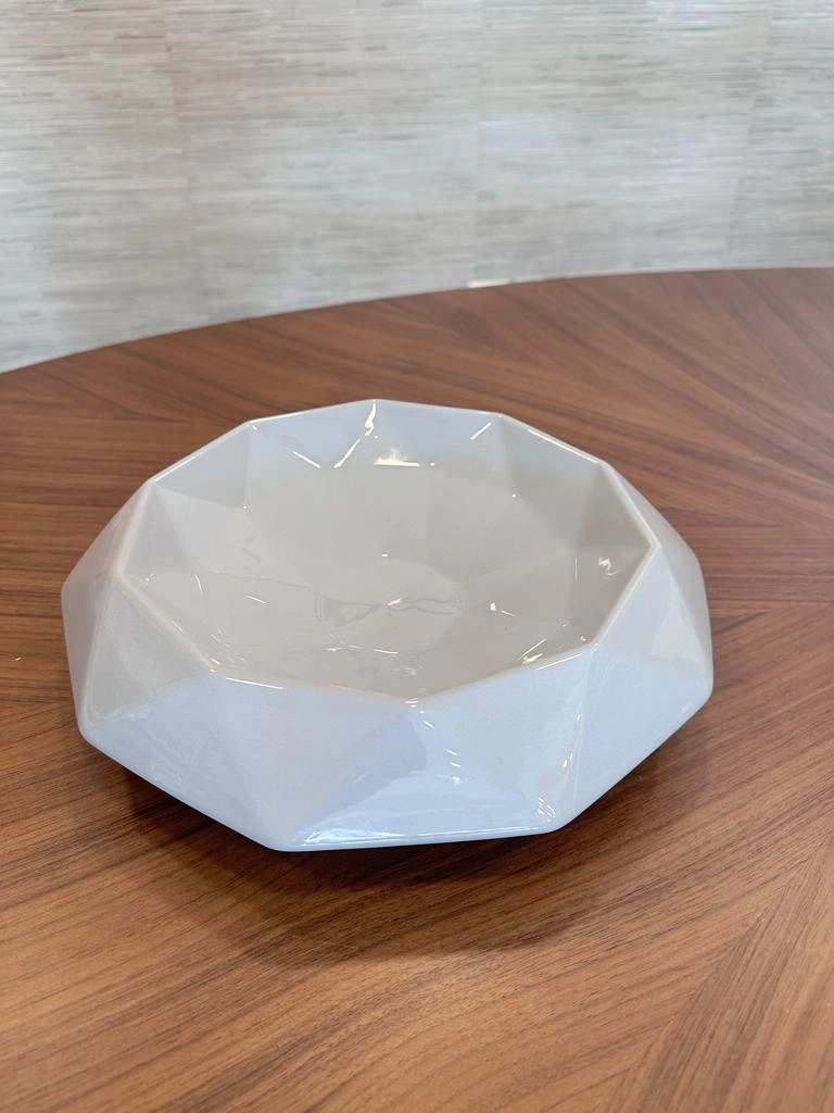 Cut Centerpiece Stone Grey Glossy