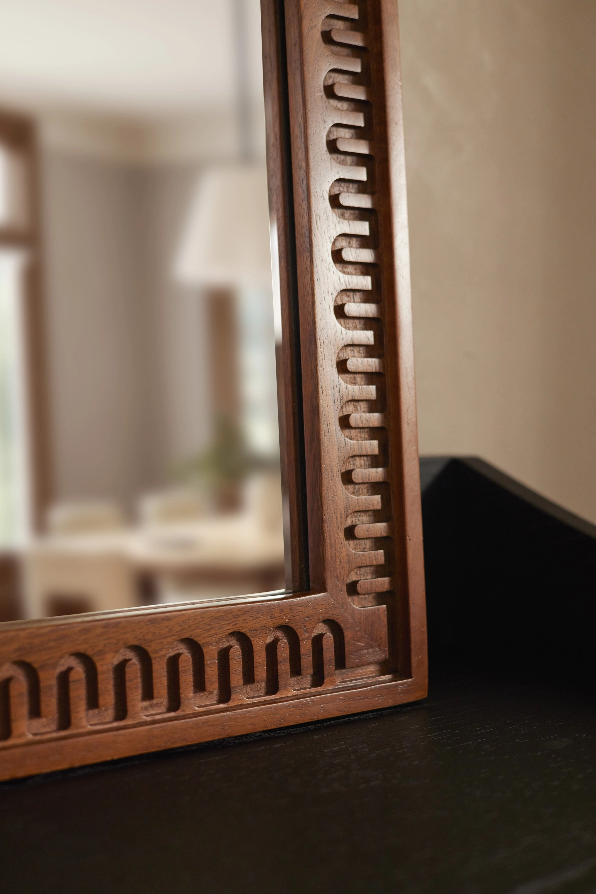 Dane Mirror