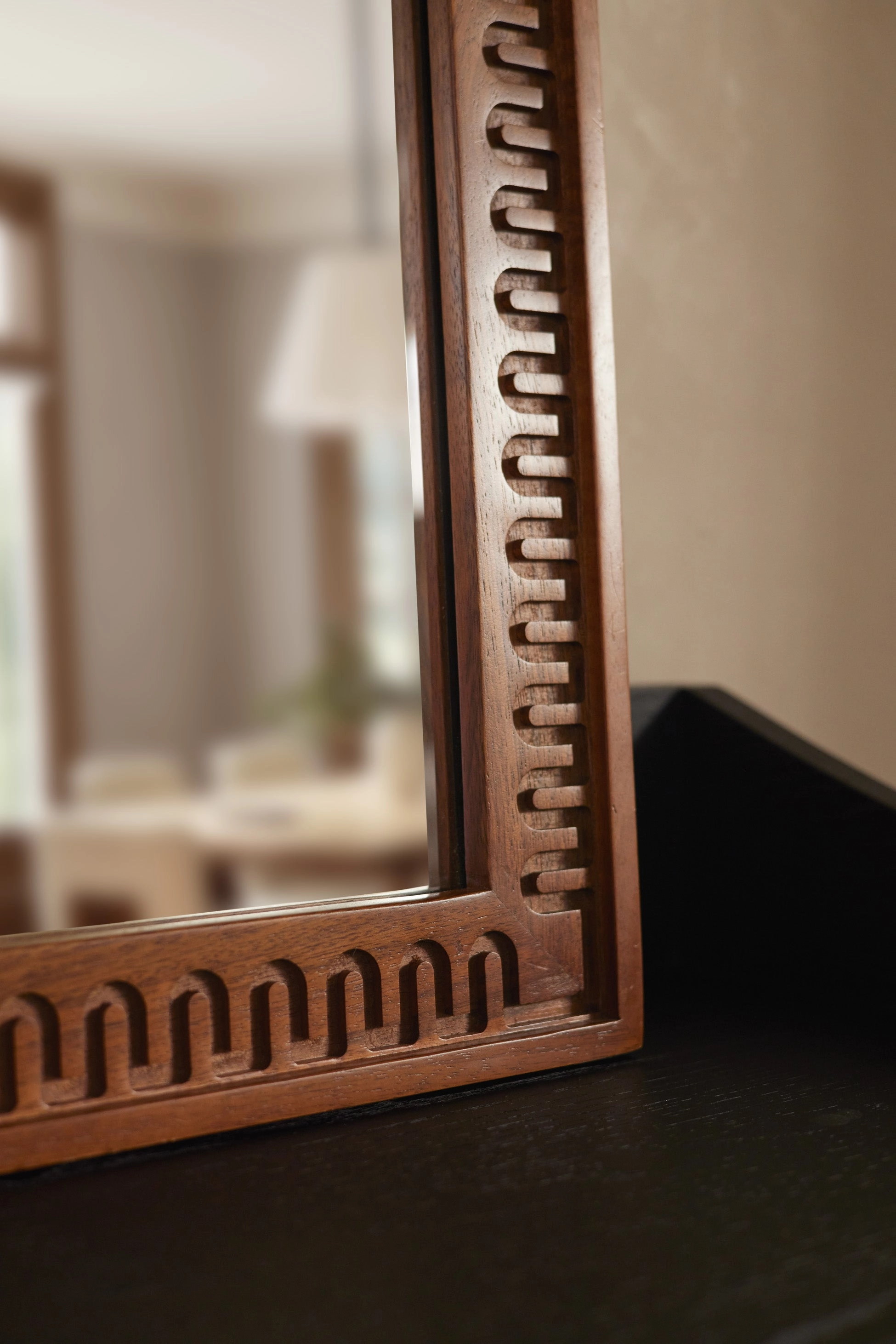Dane Mirror