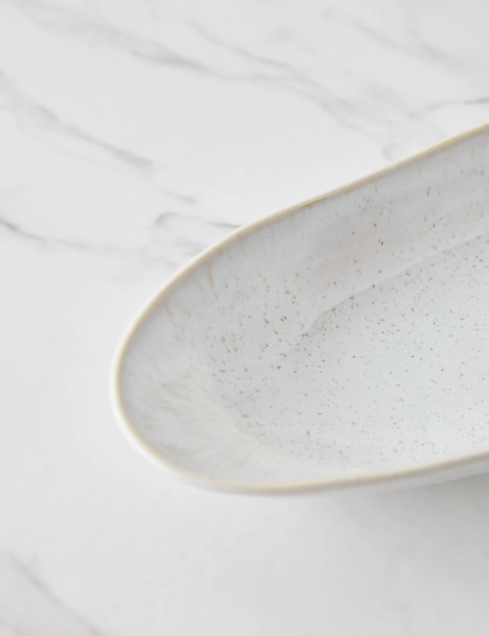 Eivissa Oval Serving Platte by Casafina