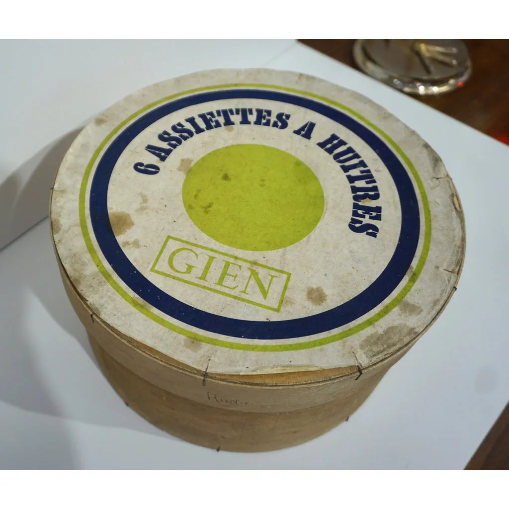 Gien 1950s French Set of 6 Green Majolica Oyster plates in Original Wood Box
