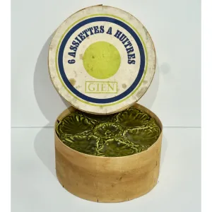 Gien 1950s French Set of 6 Green Majolica Oyster plates in Original Wood Box 