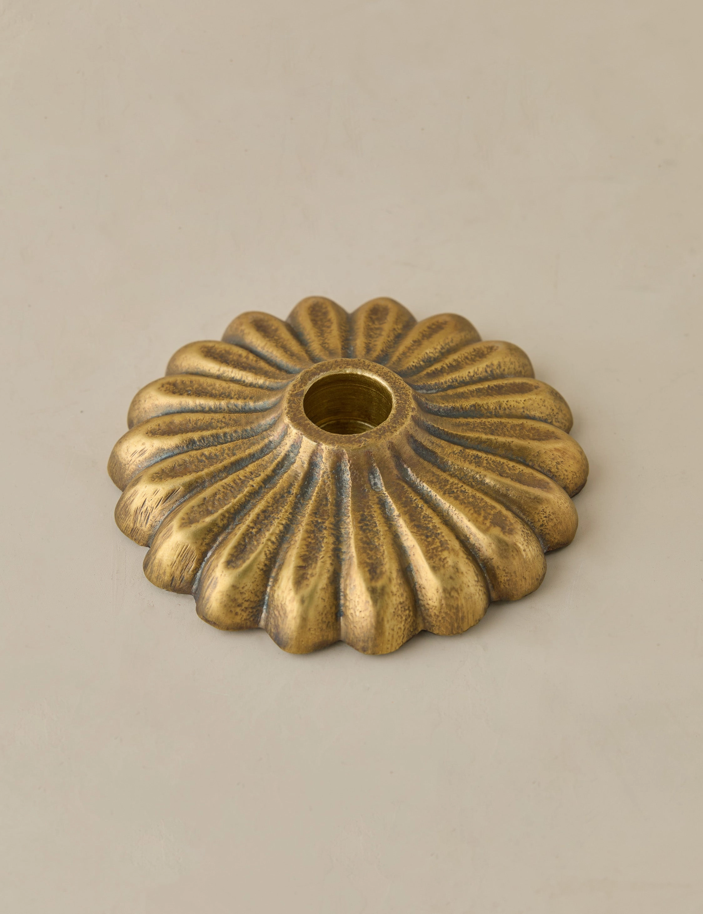 Giovanna Candle Holder