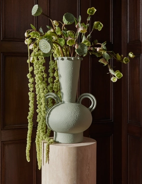 Idra Vase by Aimee Song 