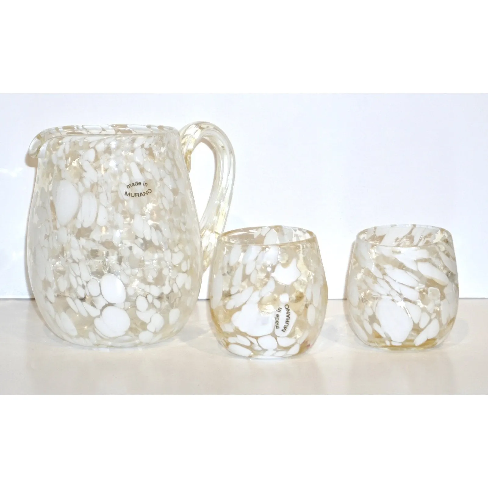 Italian Mottled Murano Glass Modern Pair of Drinking Glasses with White Murrine