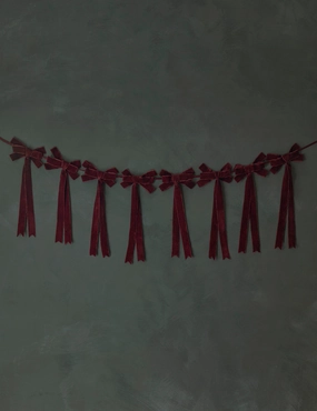 Mauree Velvet Garland 
