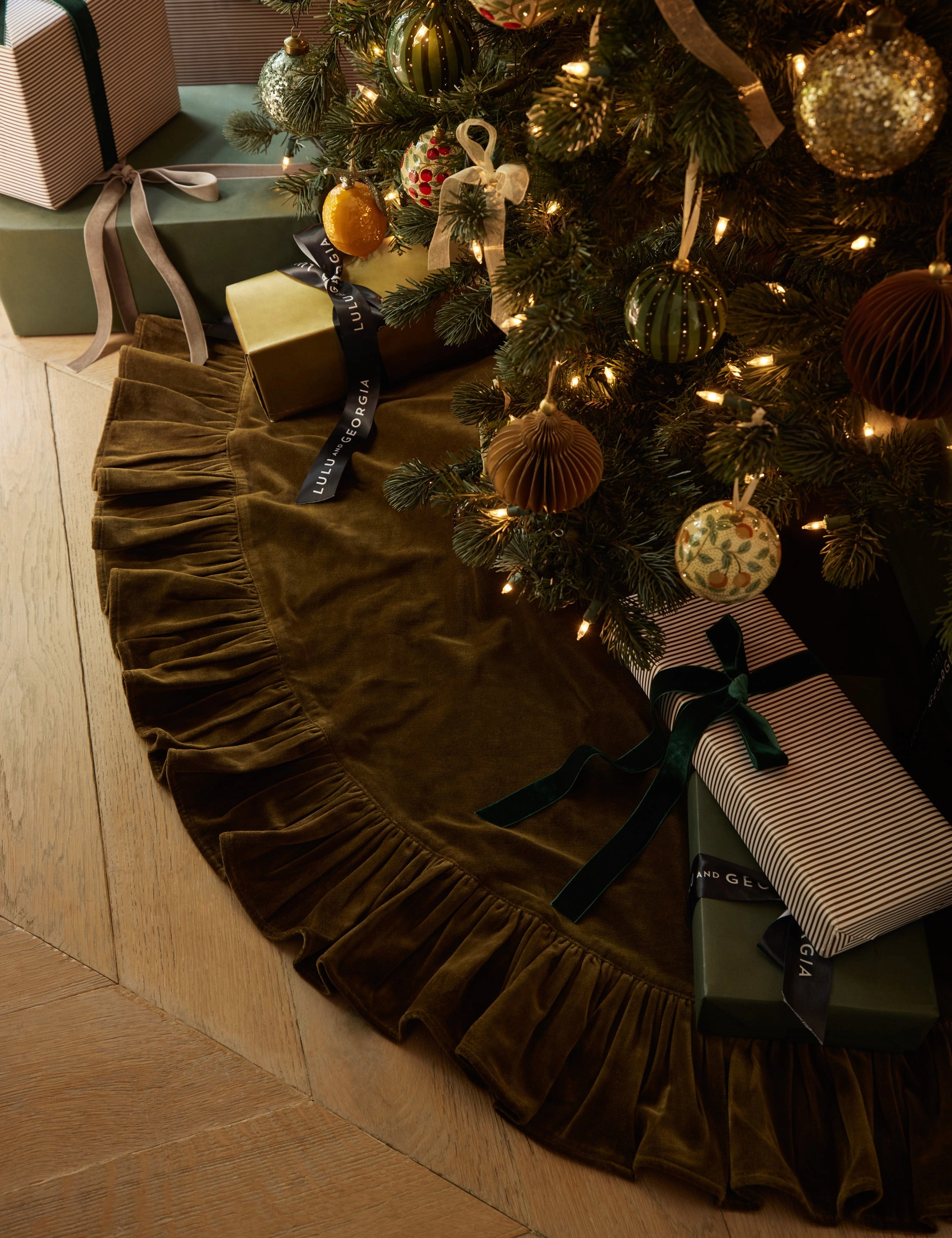 Mauree Velvet Tree Skirt 