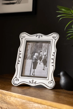 Monochrome Picture Frame 