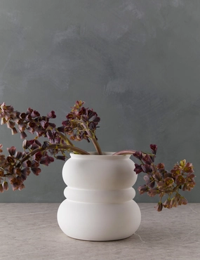 Naya Vase 