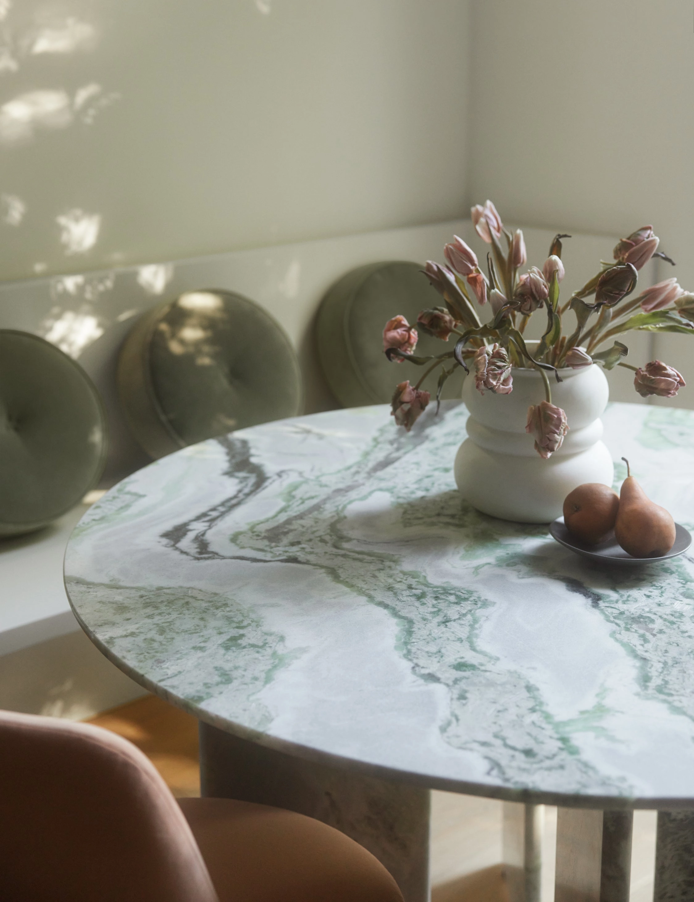 Naya Vase