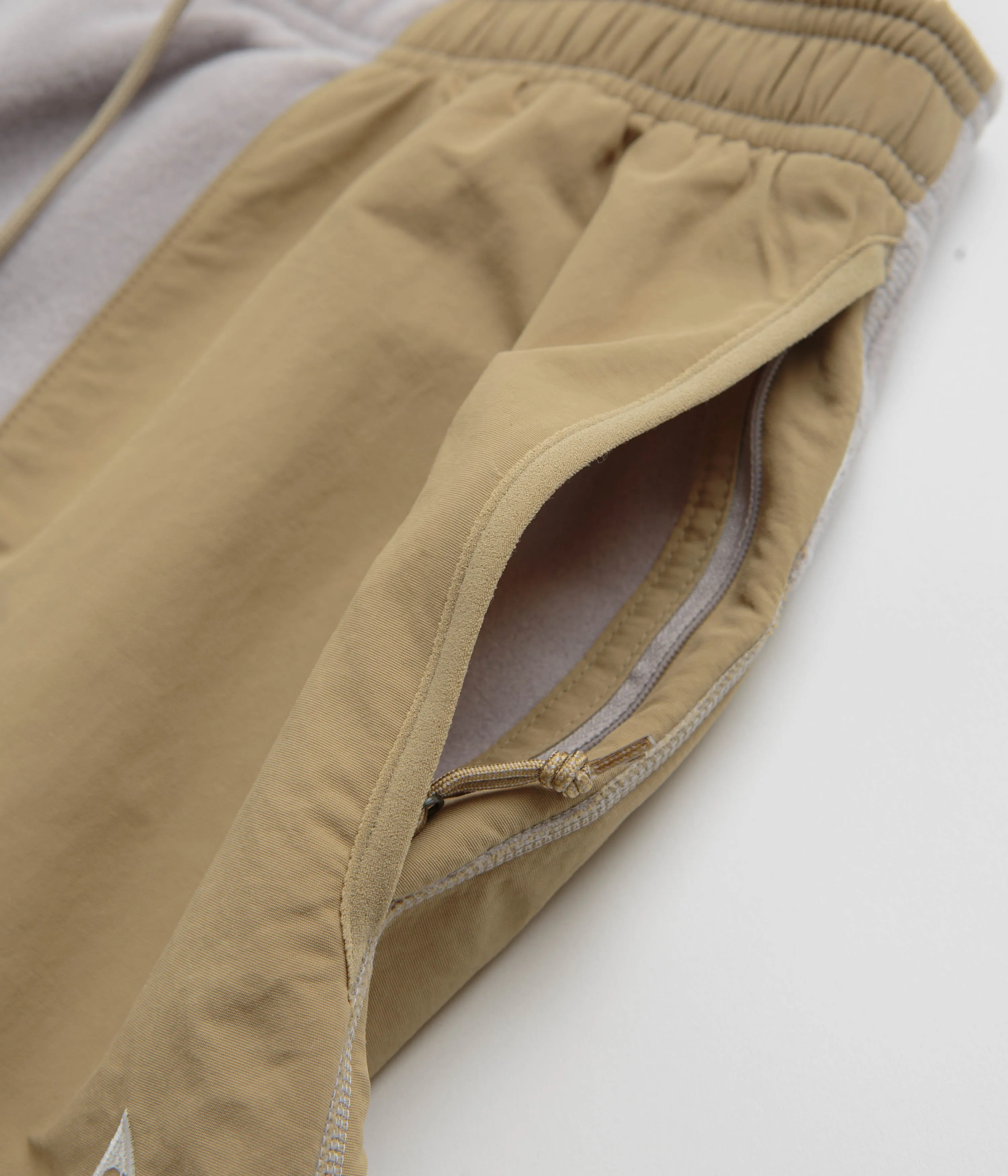 Nike ACG Wolf Tree Plus Pants - College Grey / Parachute Beige / Summit White Nike ACG Outdoor Clothing