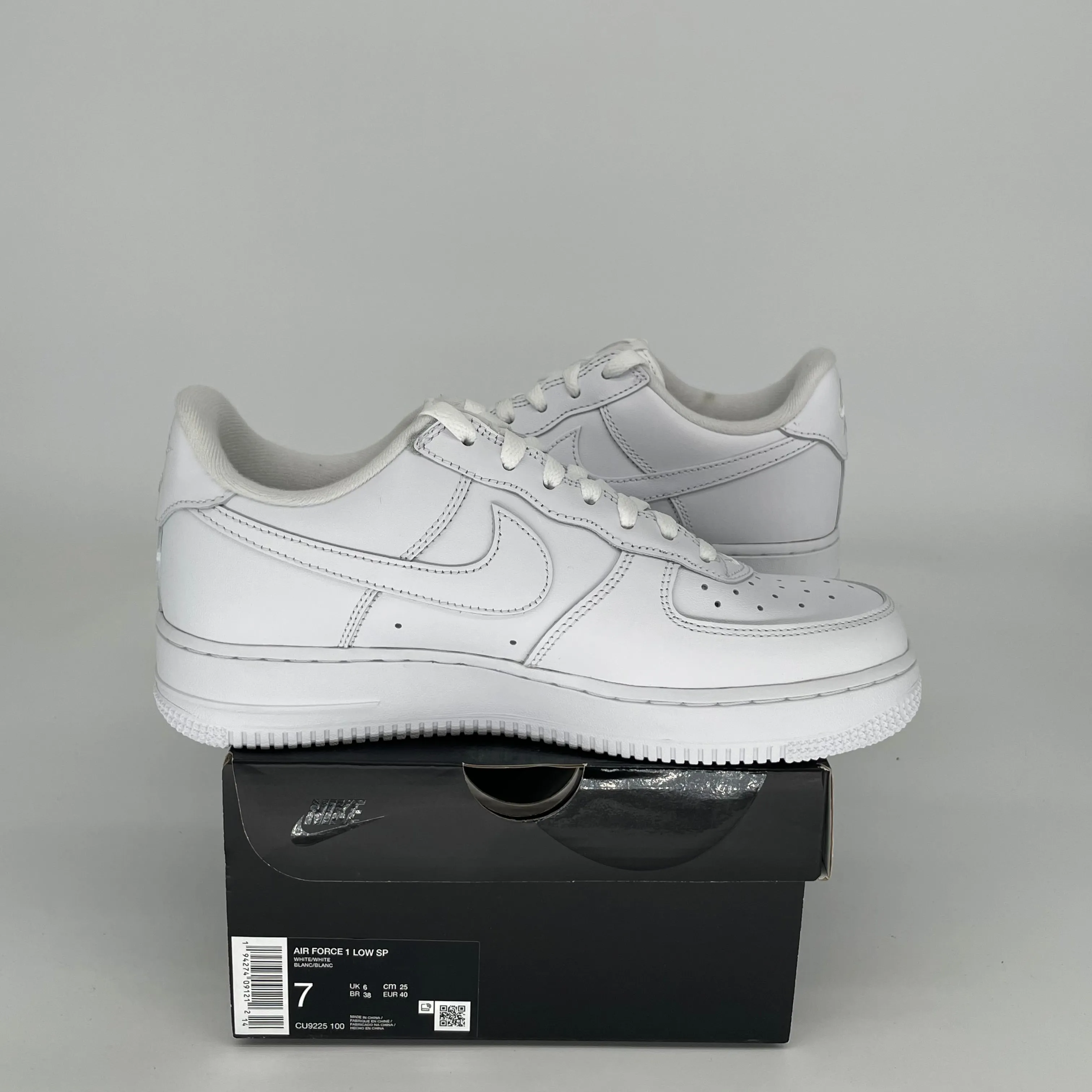 NIKE AIR FORCE 1 LOW SUPREME WHITE SIZE 7 CU9225-100