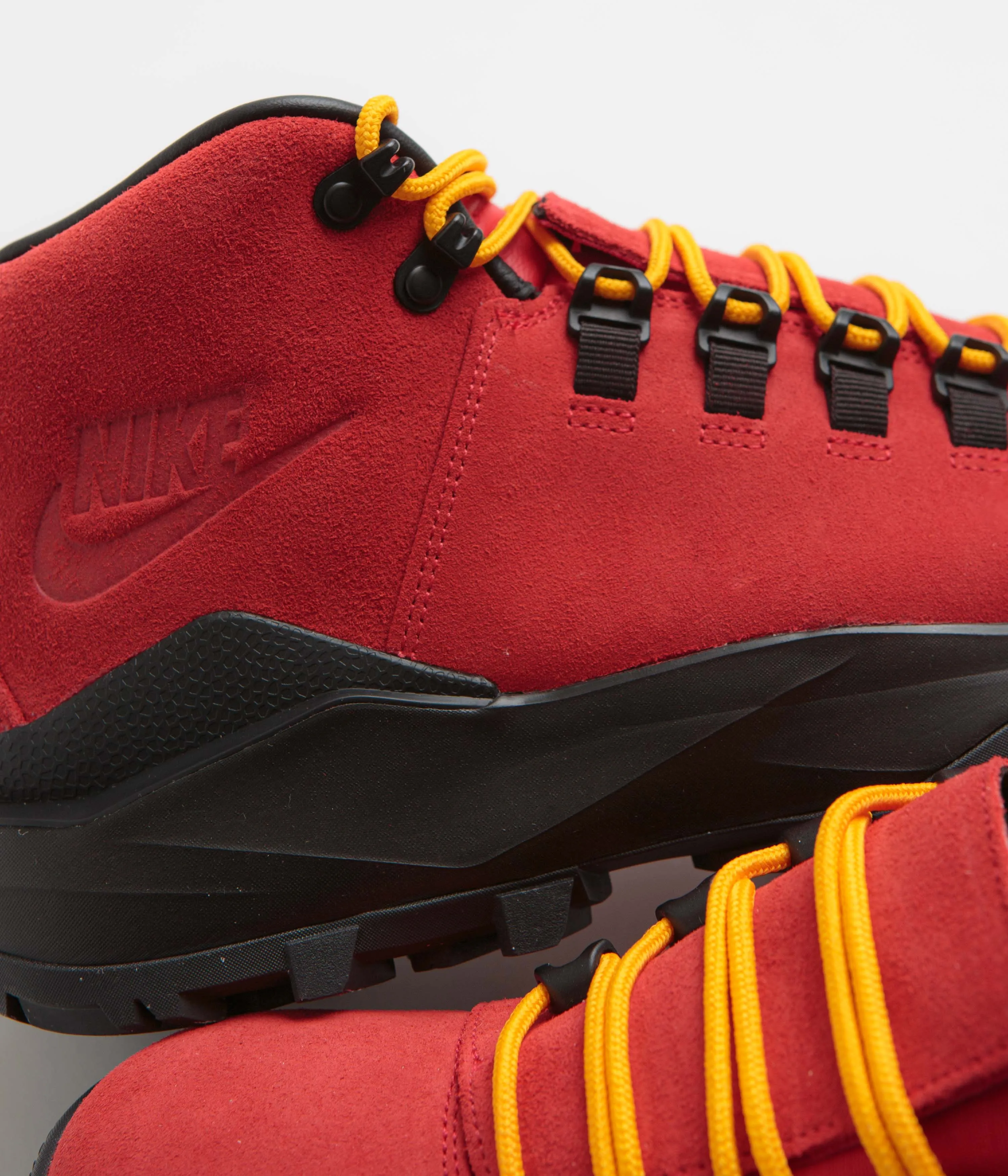 Nike Cygnal Shoes - University Red / Navy - Black Nike ACG Outdoor Clothing