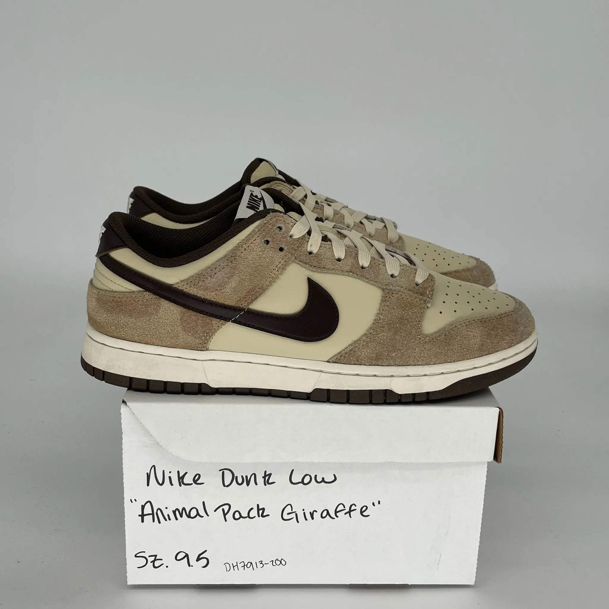 NIKE DUNK LOW ANIMAL PACK GIRAFFE SIZE 9.5 DH7913-200