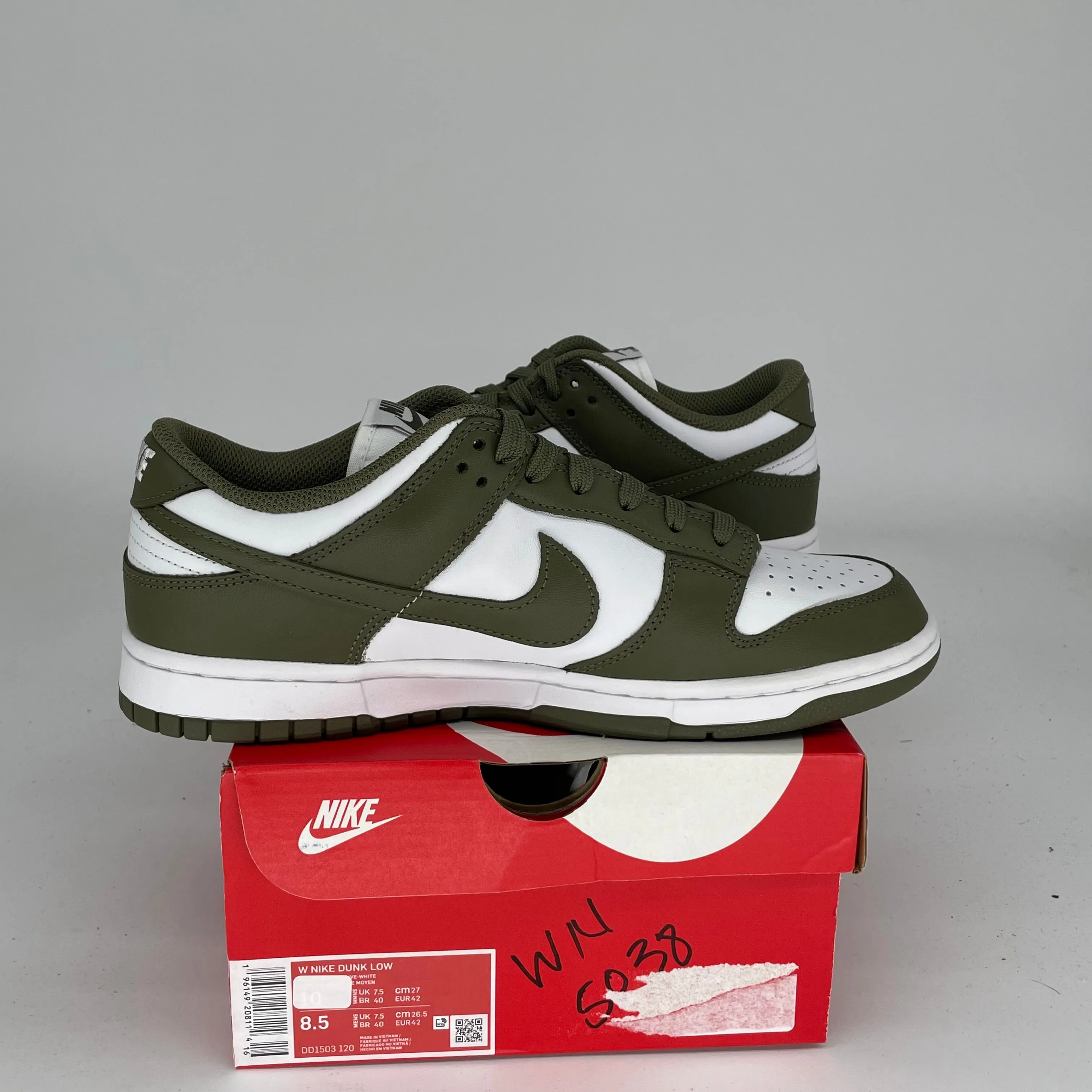 NIKE DUNK LOW MEDIUM OLIVE W SIZE 8.5/10W DD1503-120