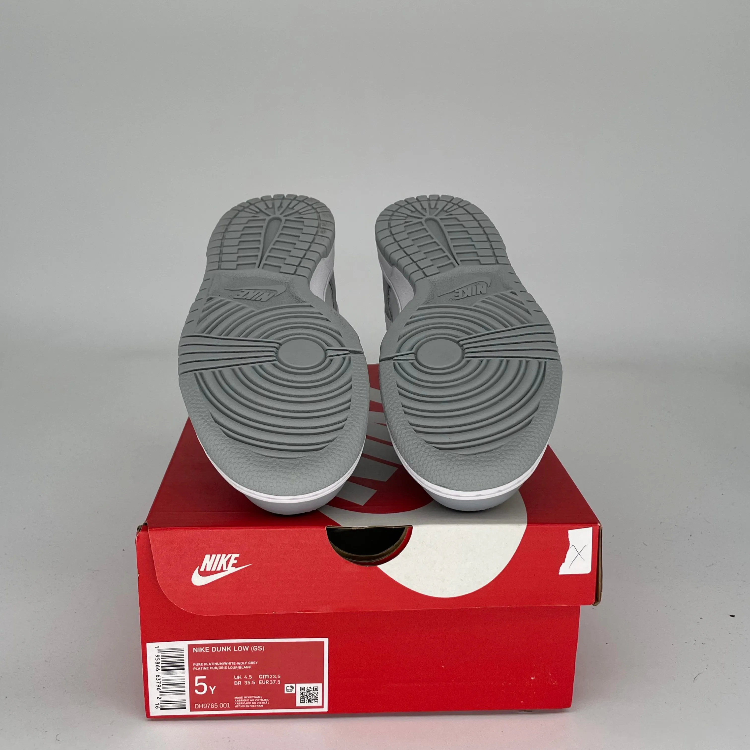 NIKE DUNK LOW TWO TONED GREY SIZE 5Y DH9765-001